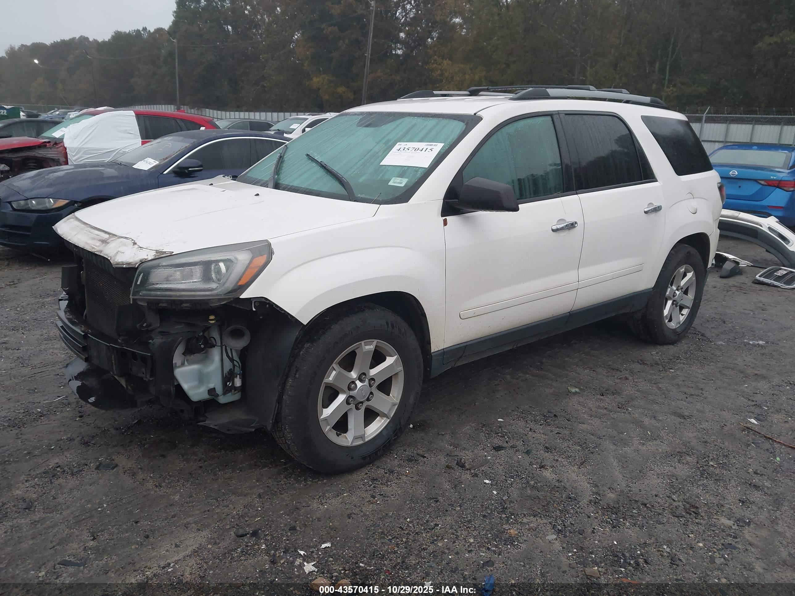 GMC ACADIA image 2
