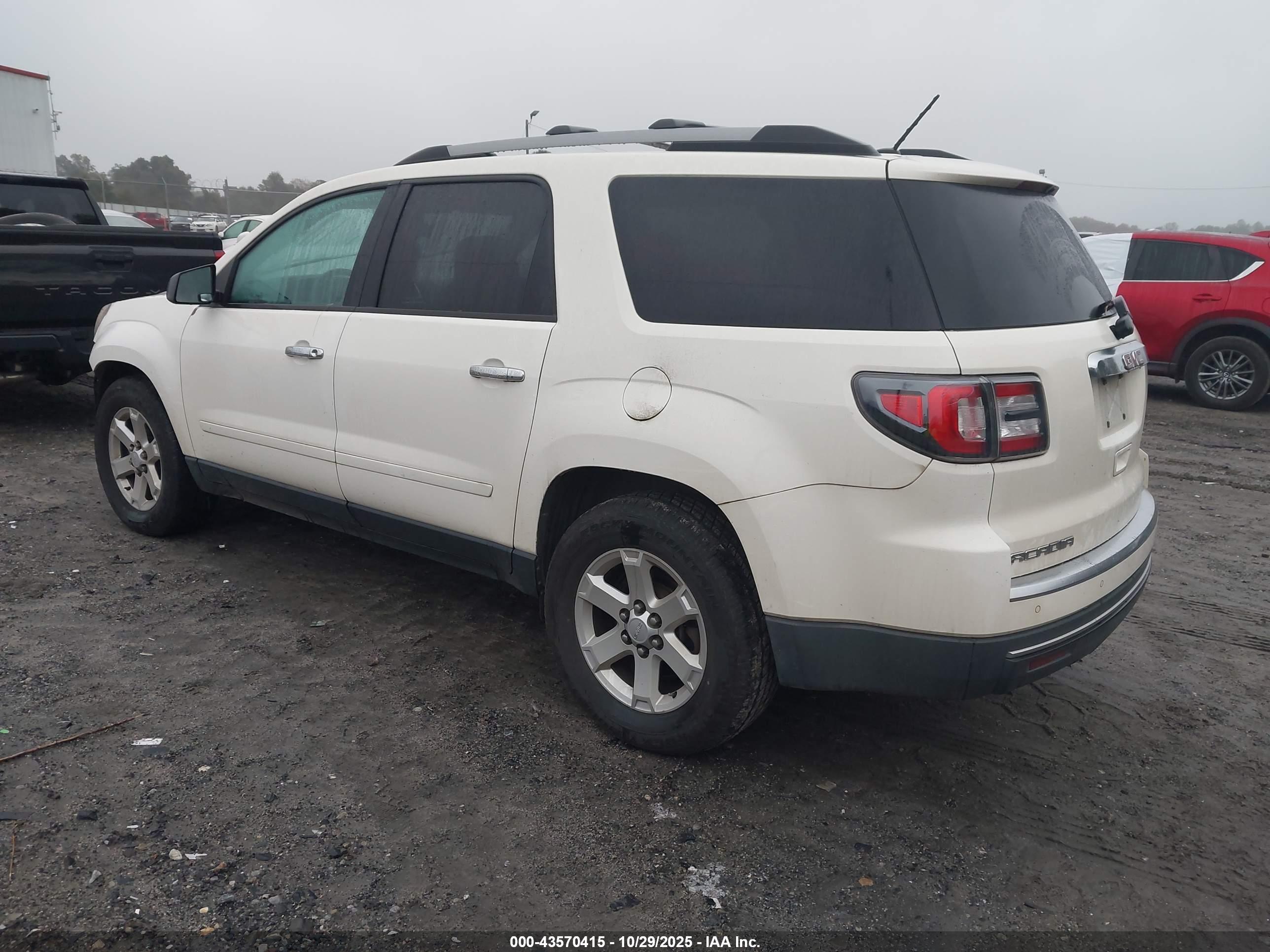 GMC ACADIA image 3