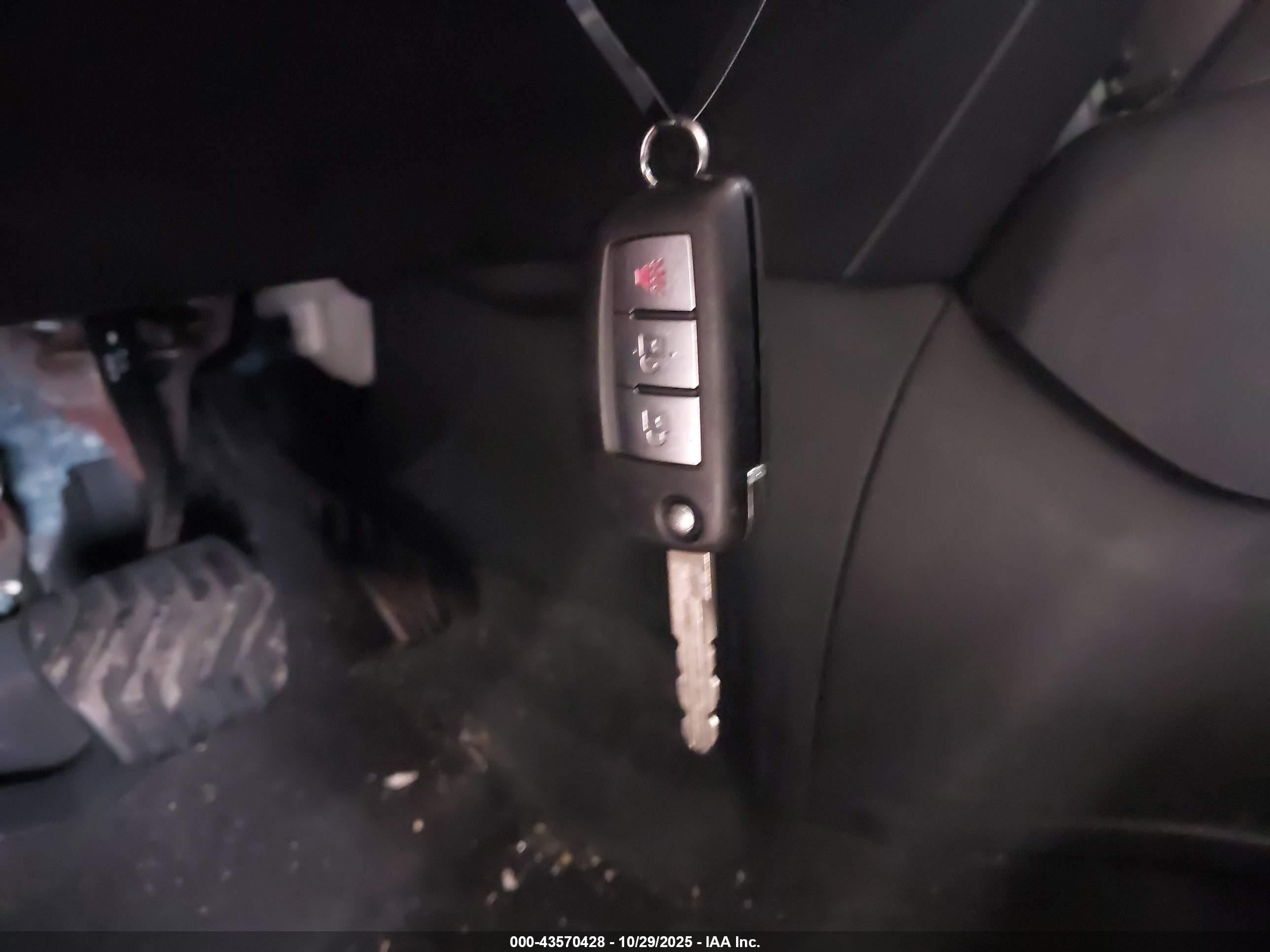 NISSAN ROGUE image 11