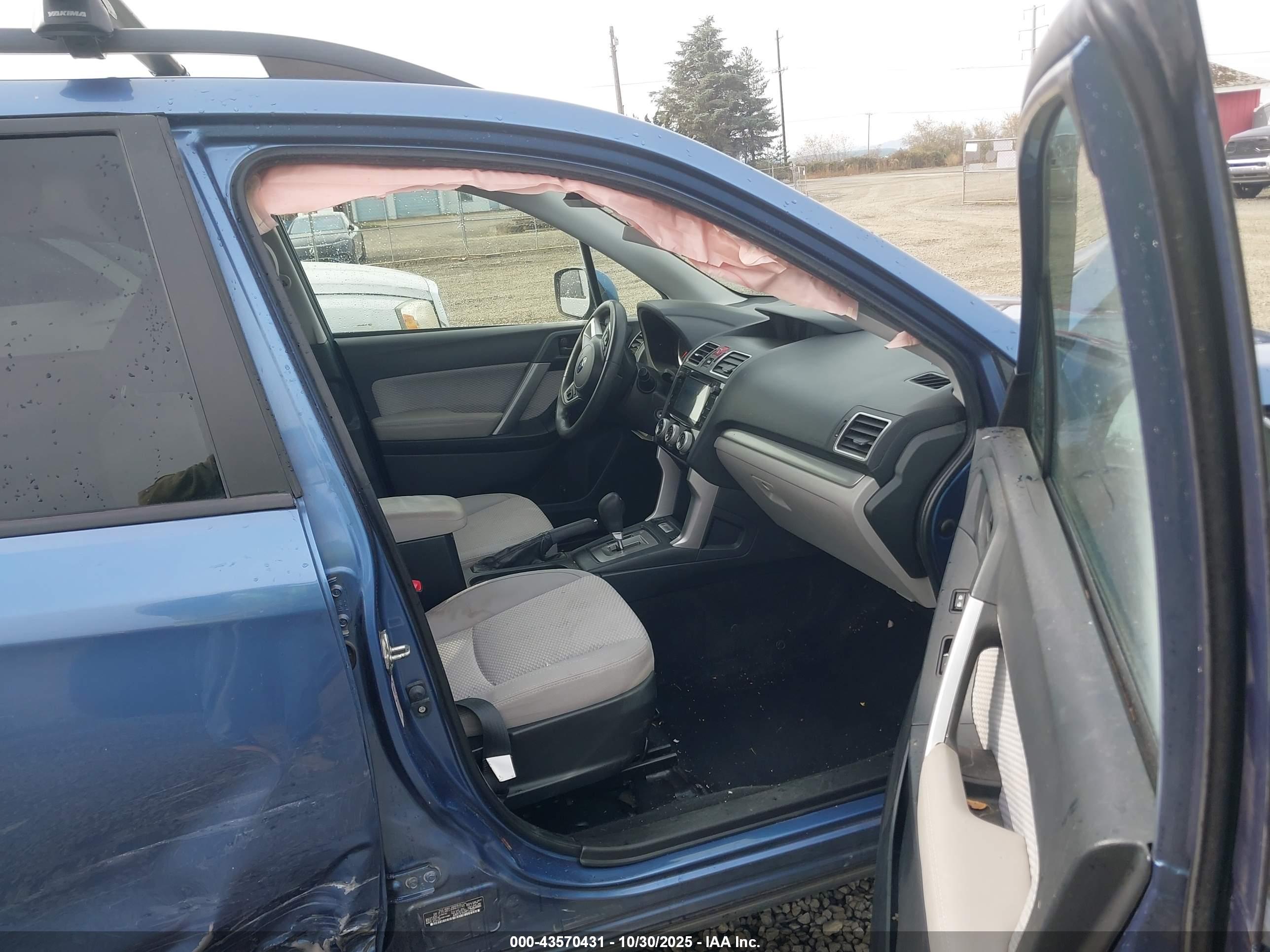 SUBARU FORESTER image 5