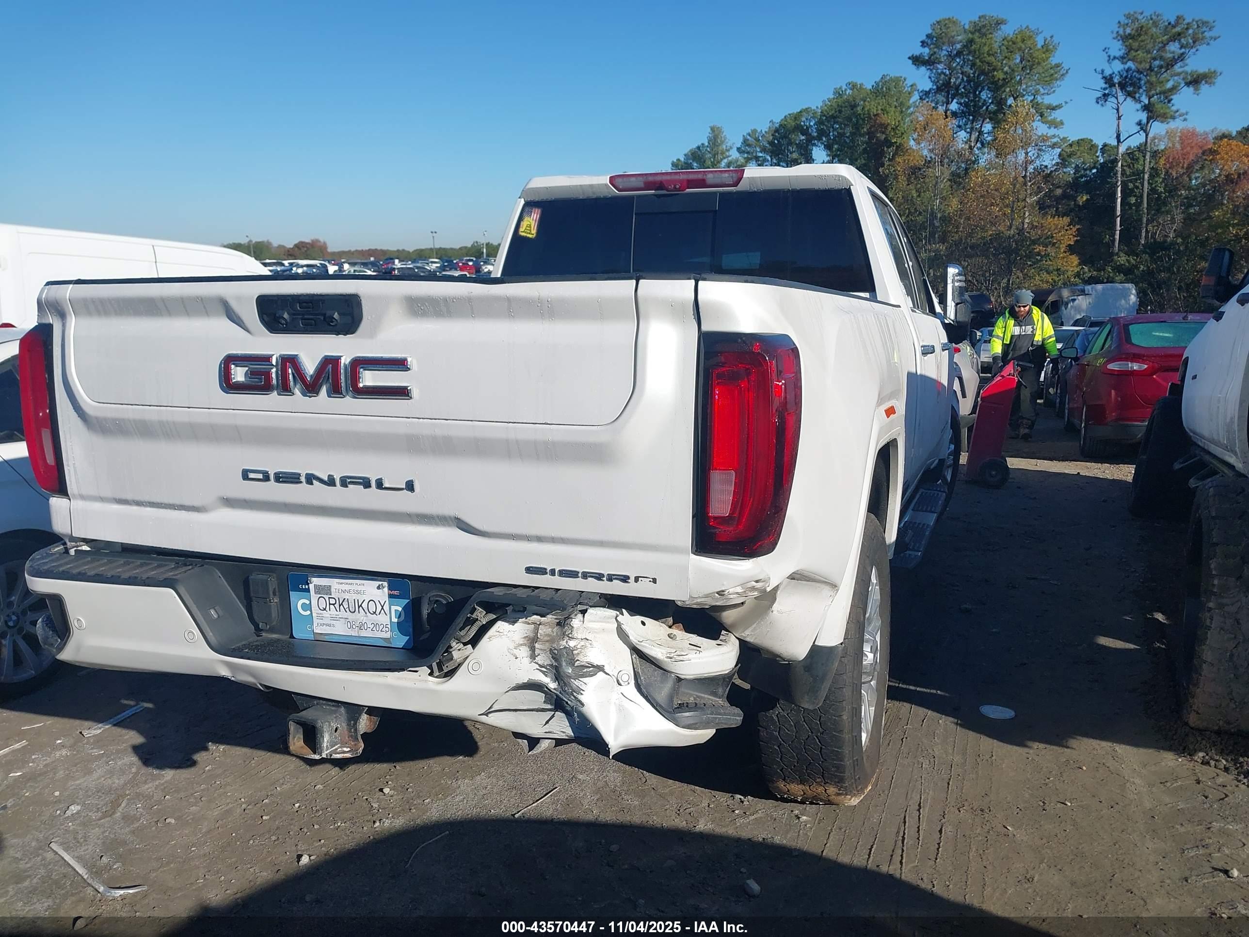 GMC SIERRA image 4