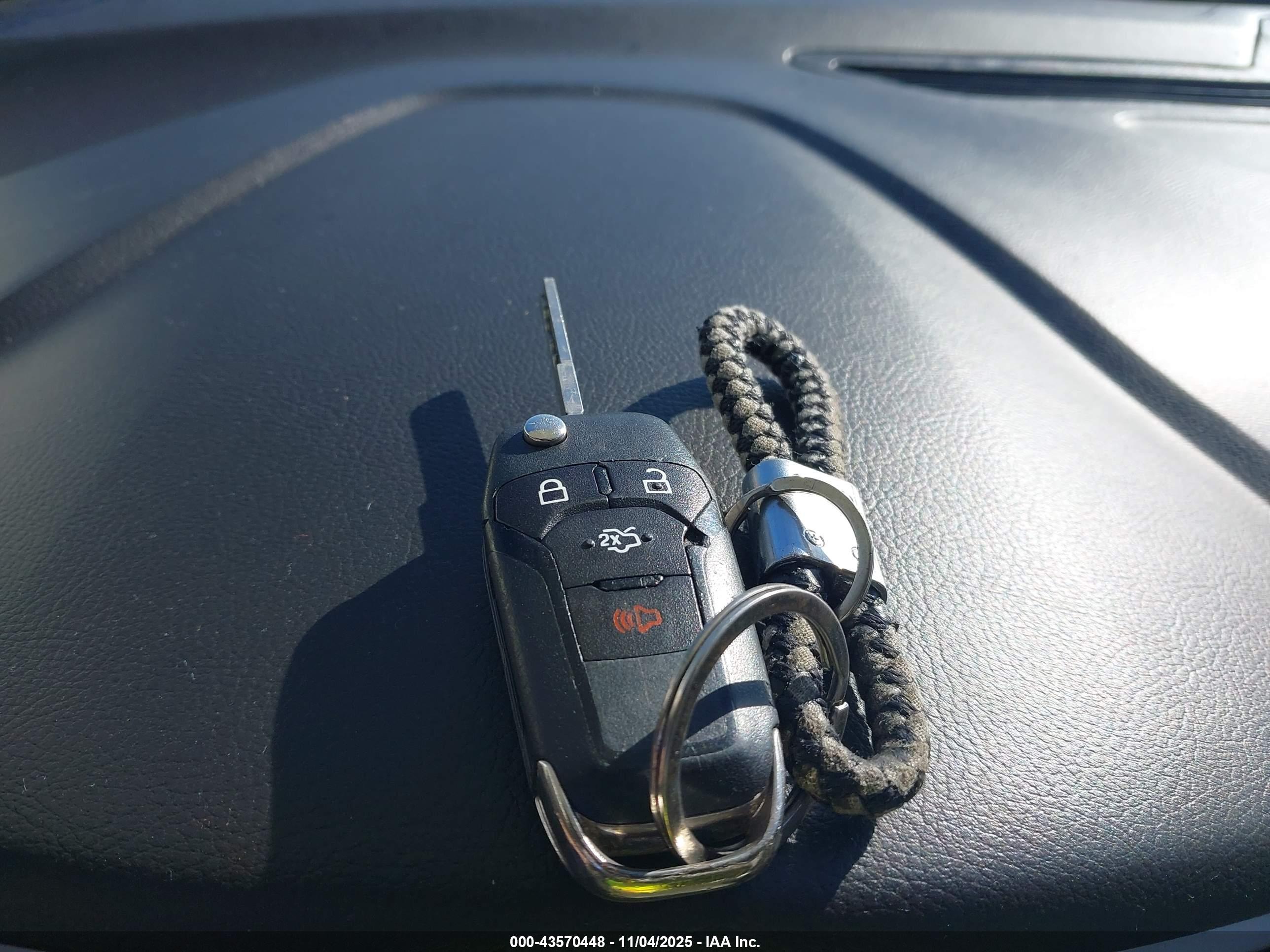 FORD FUSION image 11
