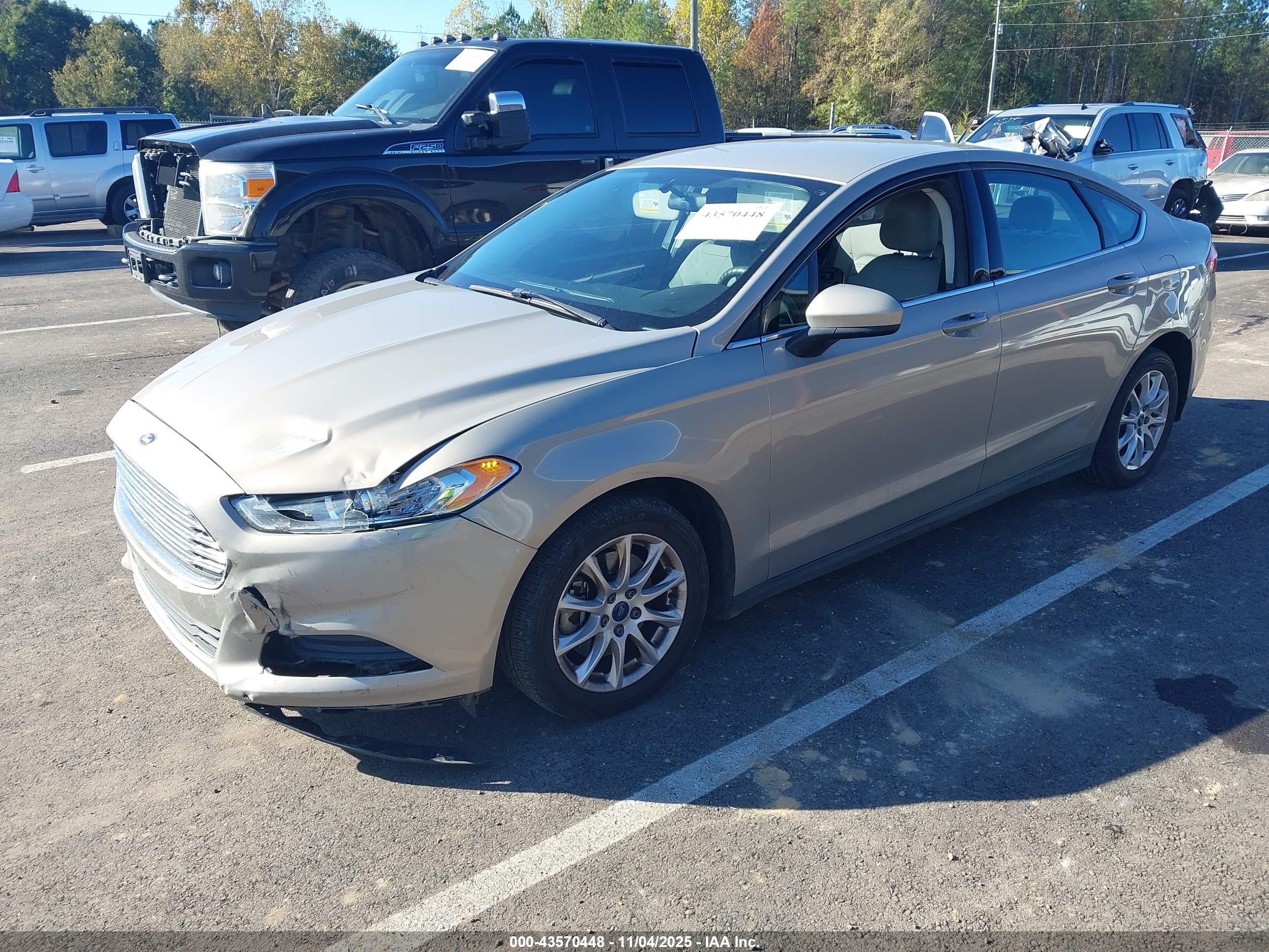 FORD FUSION image 2