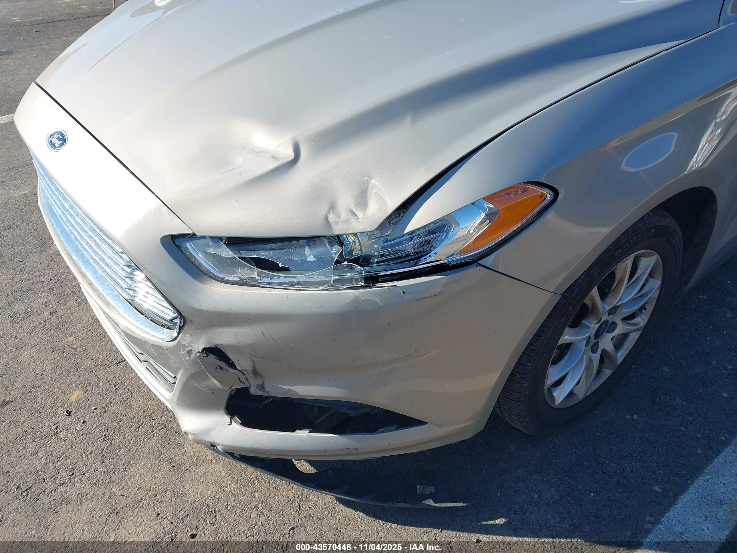 FORD FUSION image 6