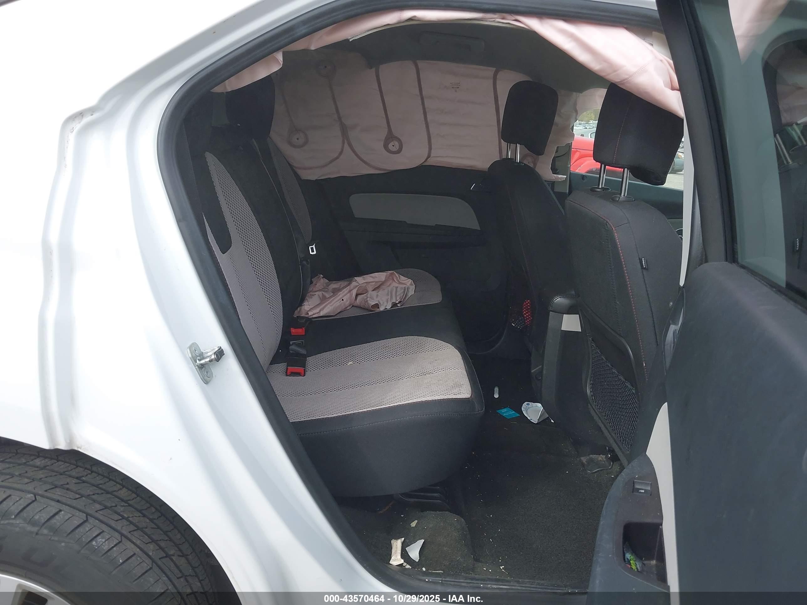 CHEVROLET EQUINOX image 8