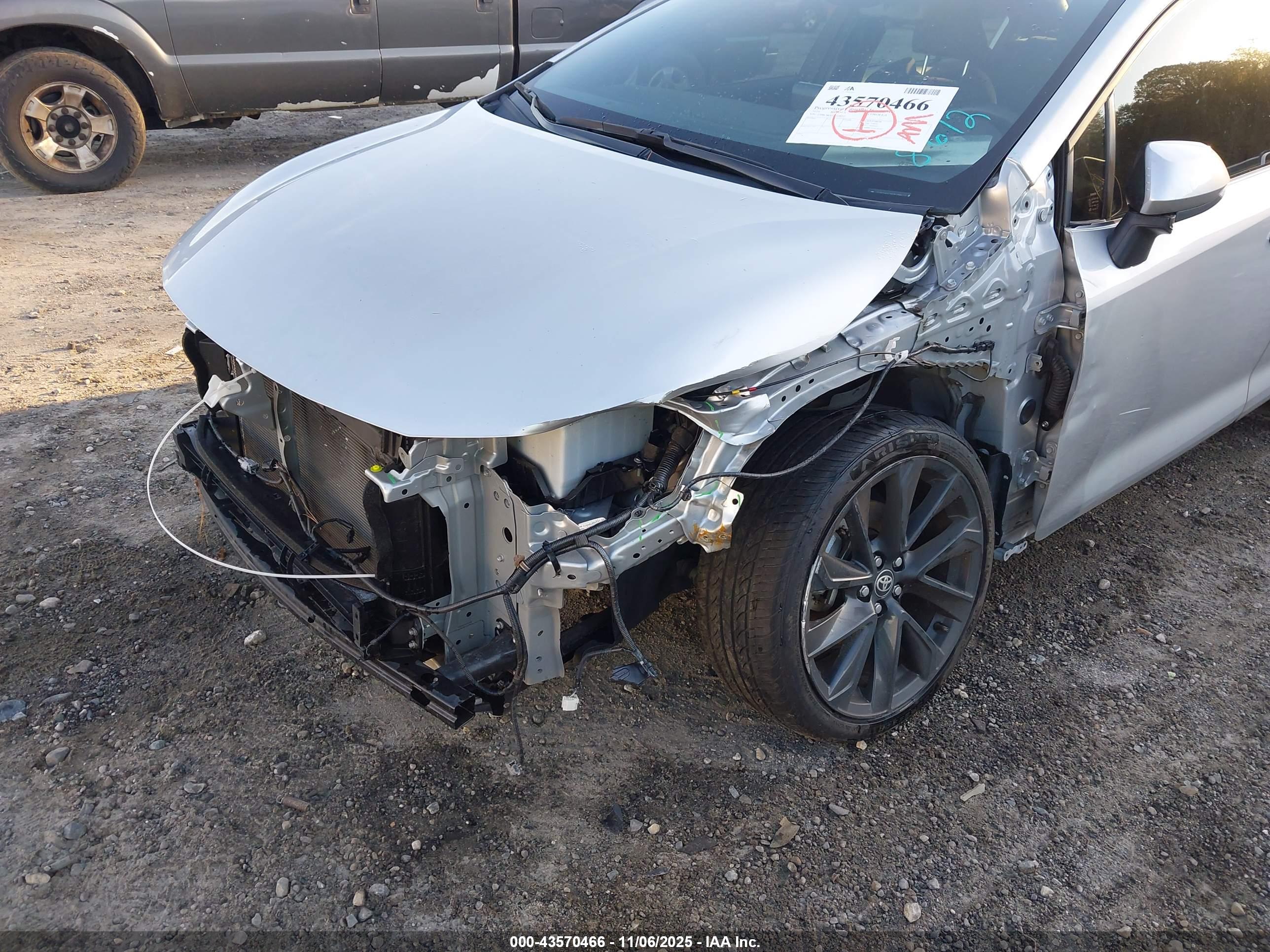 TOYOTA COROLLA image 6