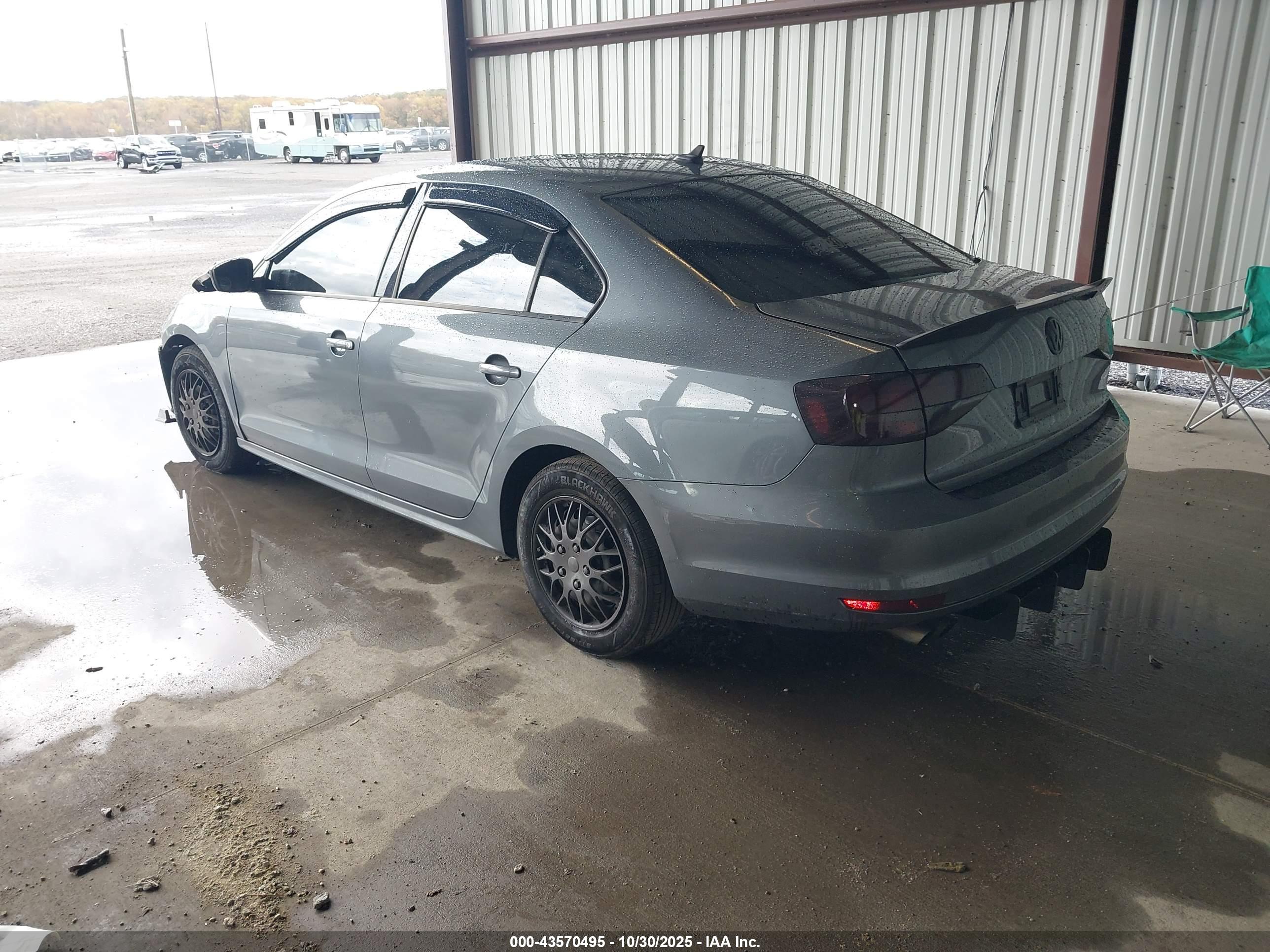 VOLKSWAGEN JETTA image 3