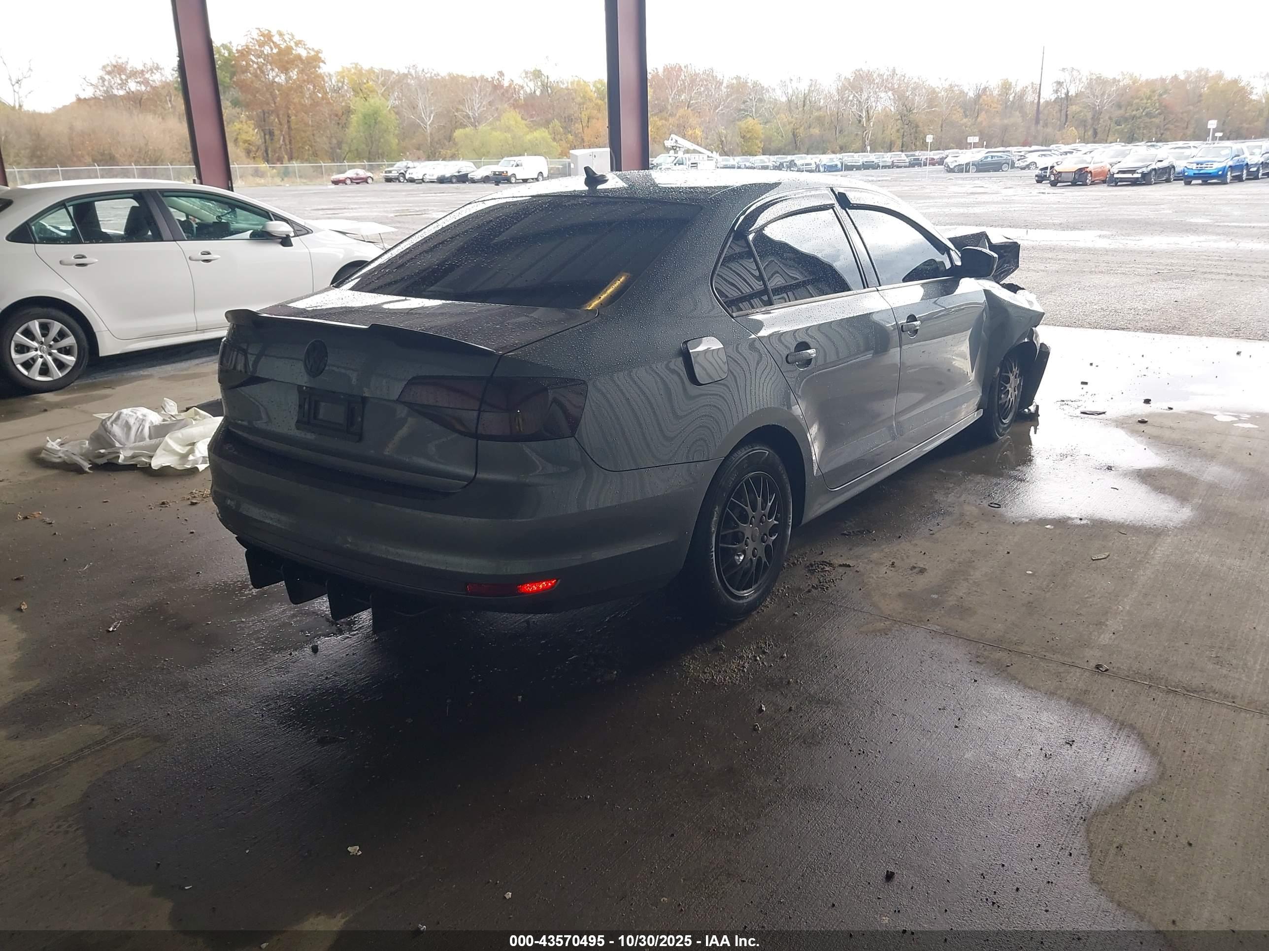 VOLKSWAGEN JETTA image 4