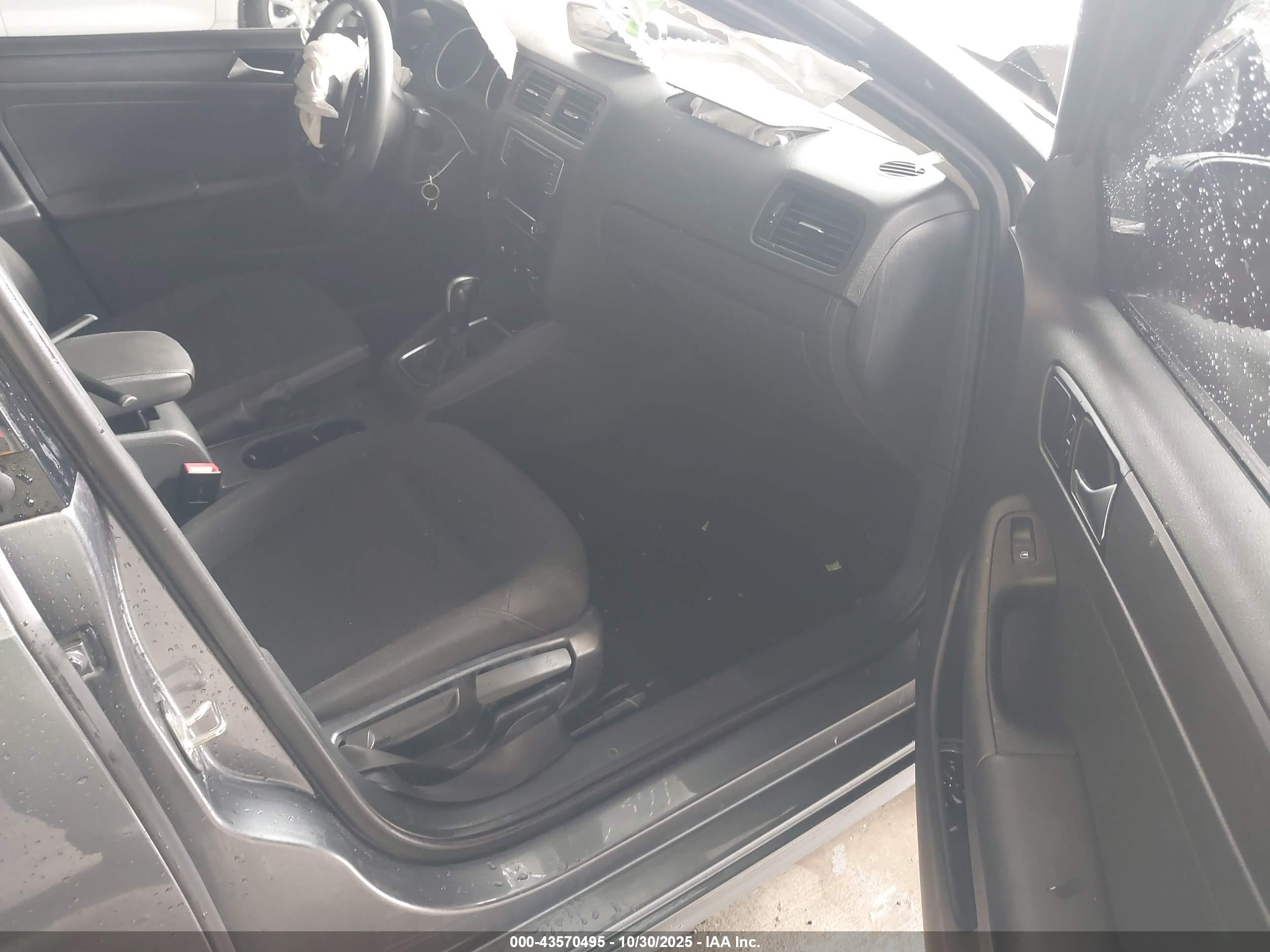 VOLKSWAGEN JETTA image 5