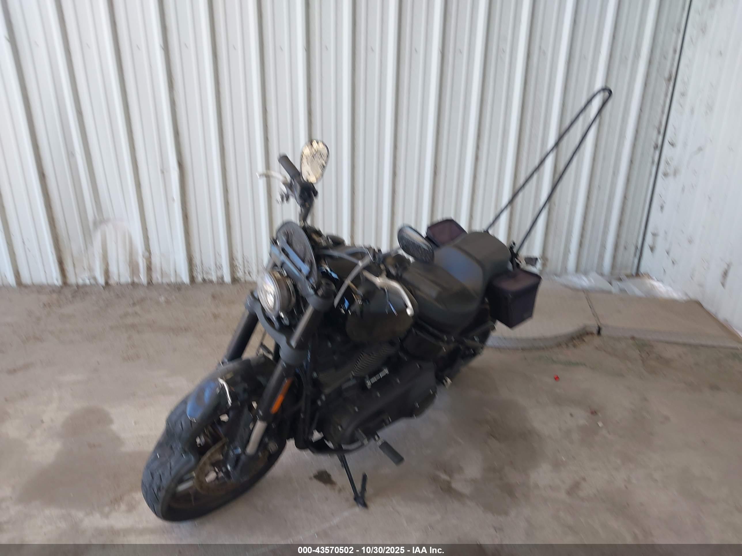 HARLEY-DAVIDSON FXLRS image 2