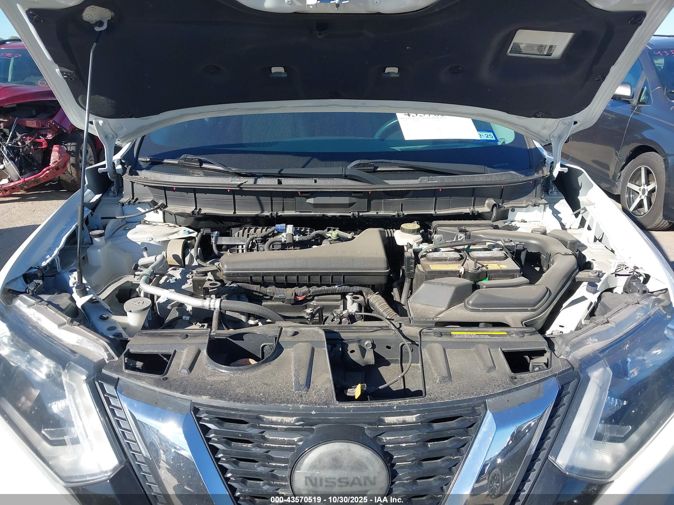 NISSAN ROGUE image 10