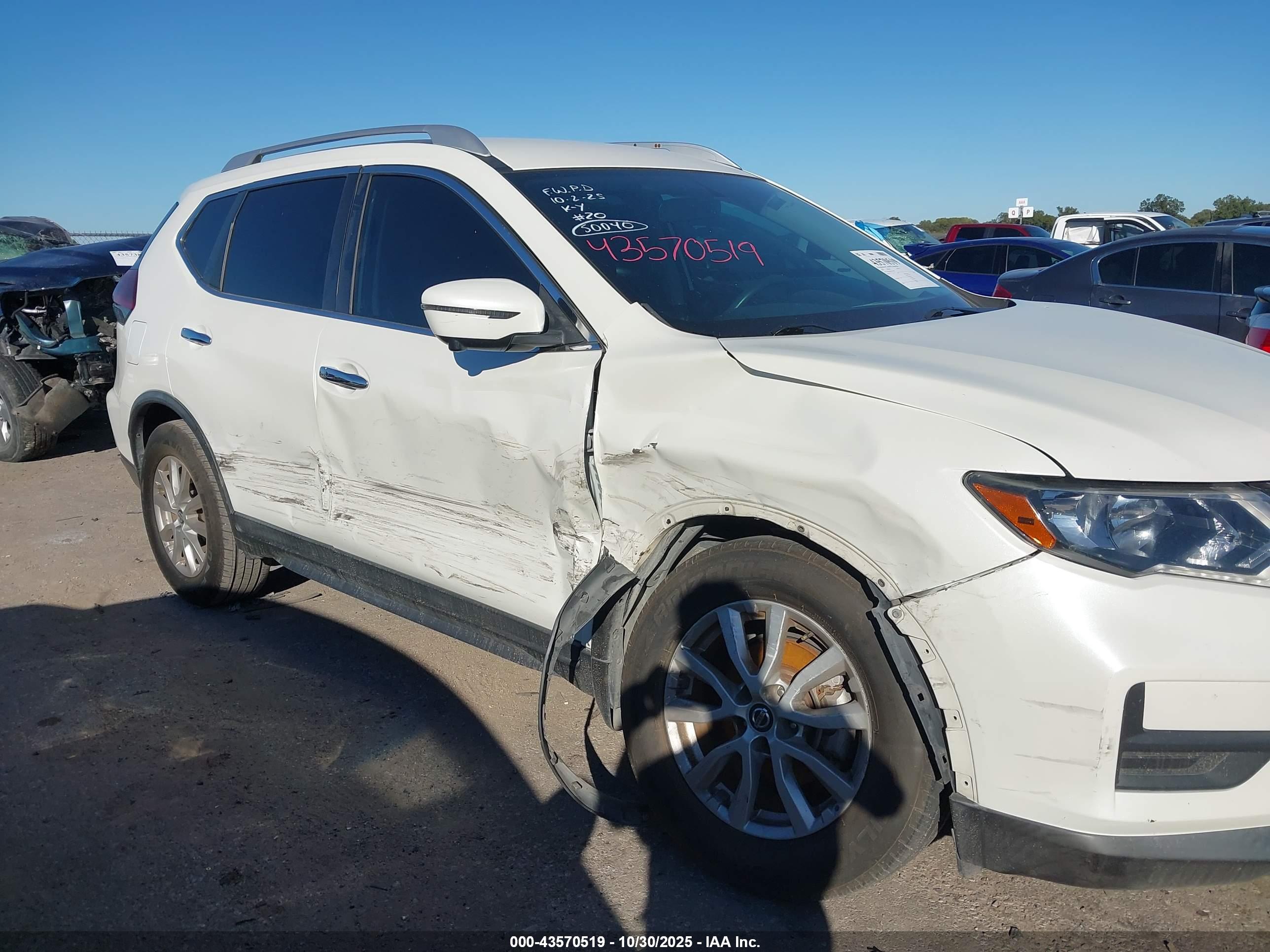 NISSAN ROGUE image 6
