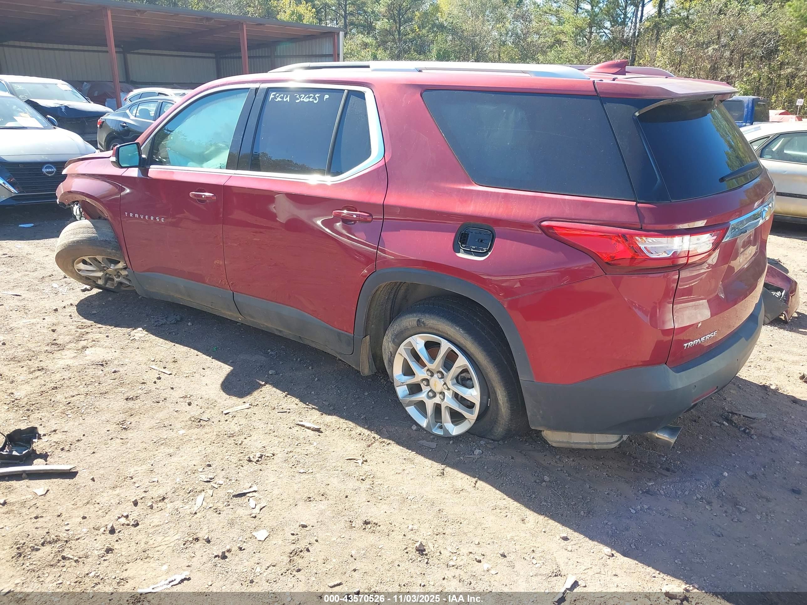 CHEVROLET TRAVERSE image 3