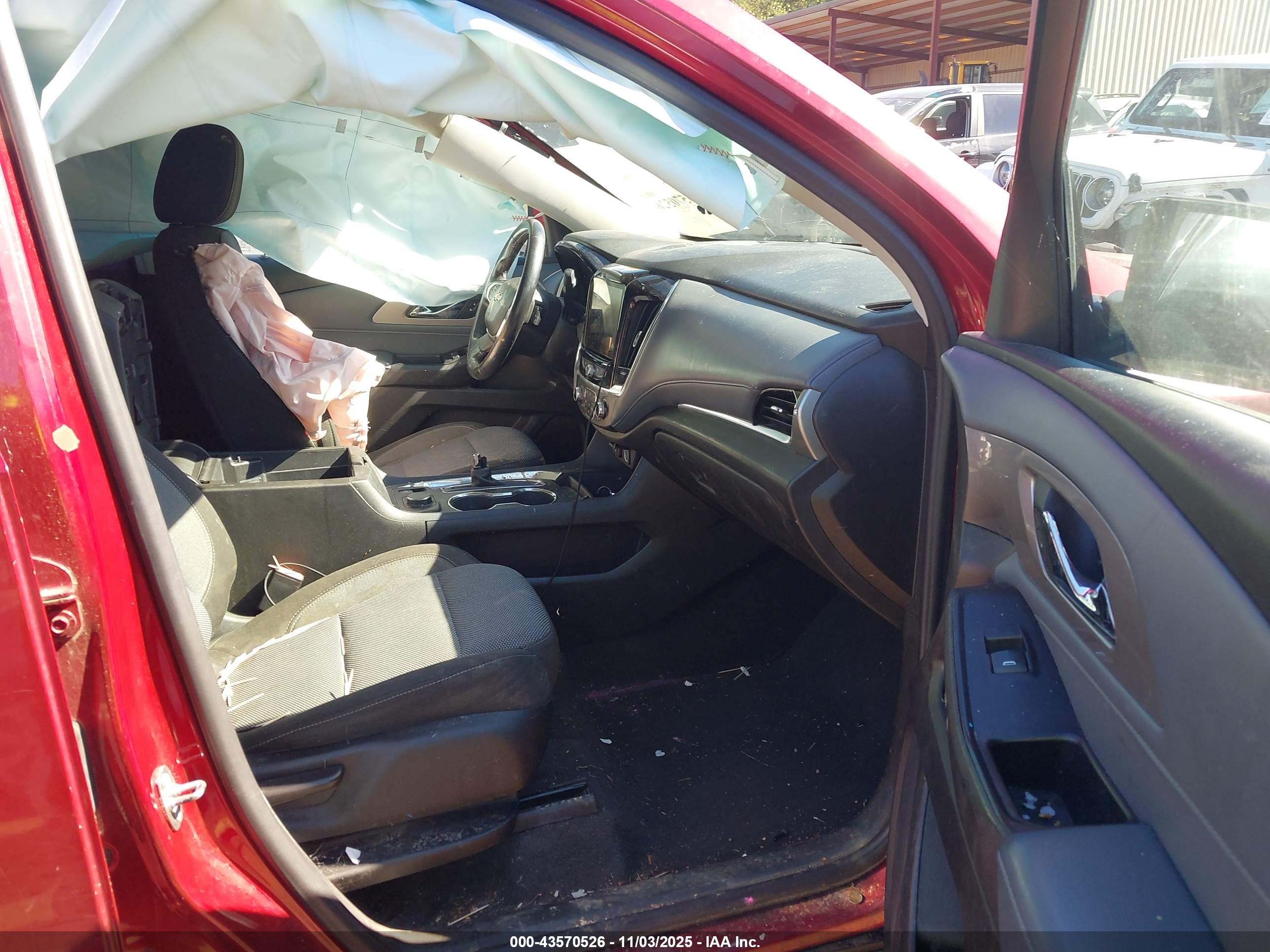 CHEVROLET TRAVERSE image 5