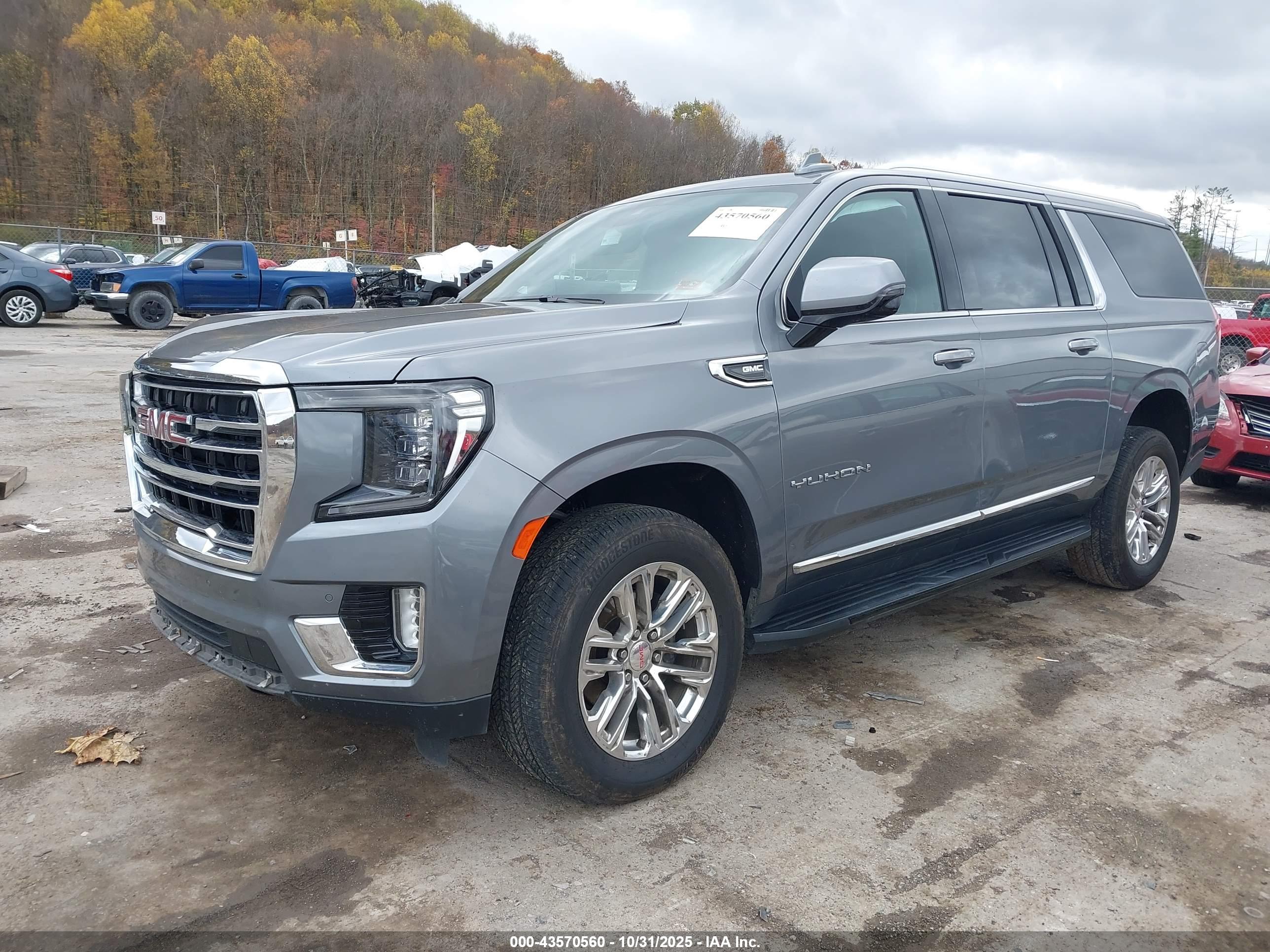 GMC YUKON image 2
