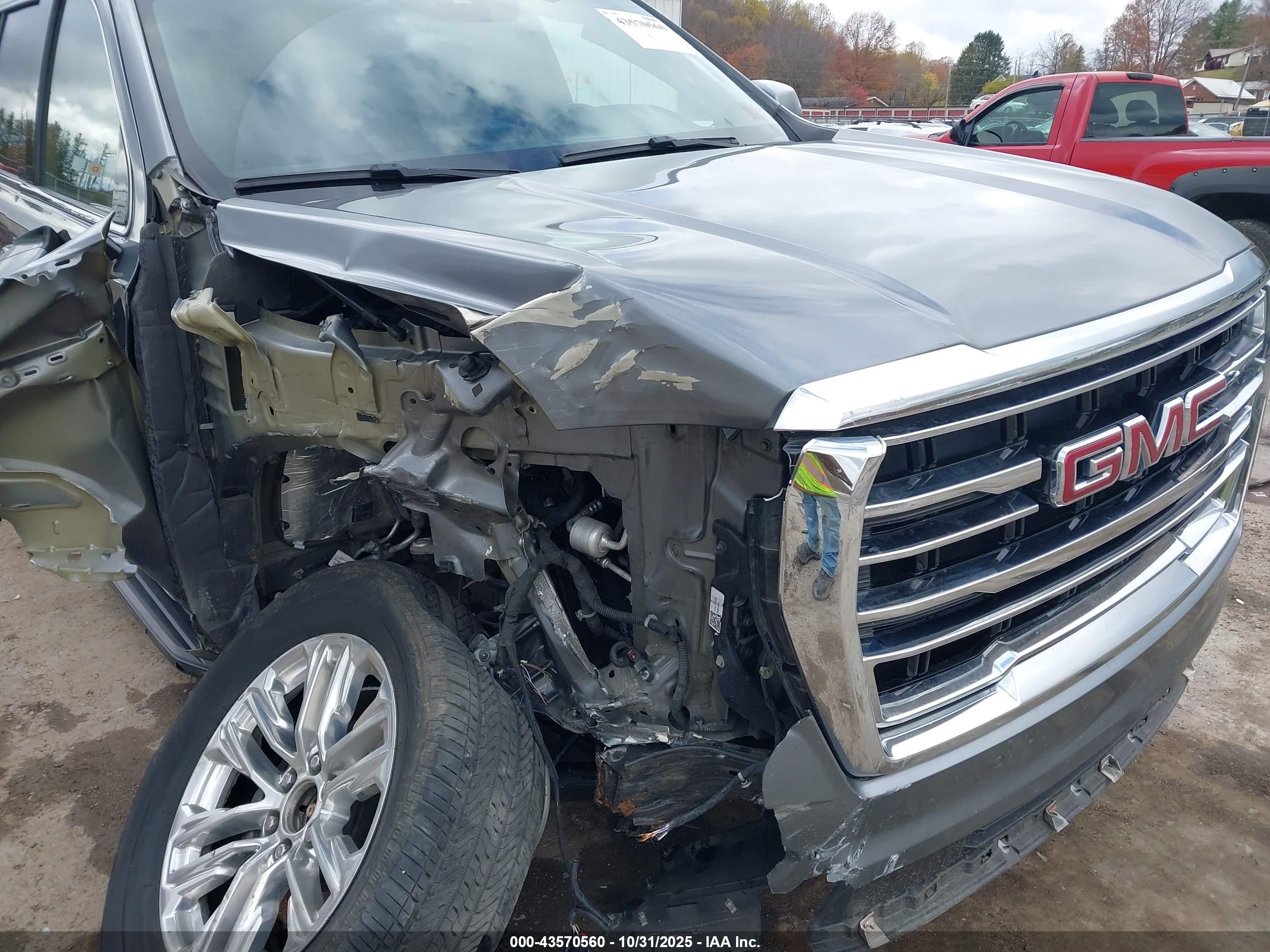GMC YUKON image 6