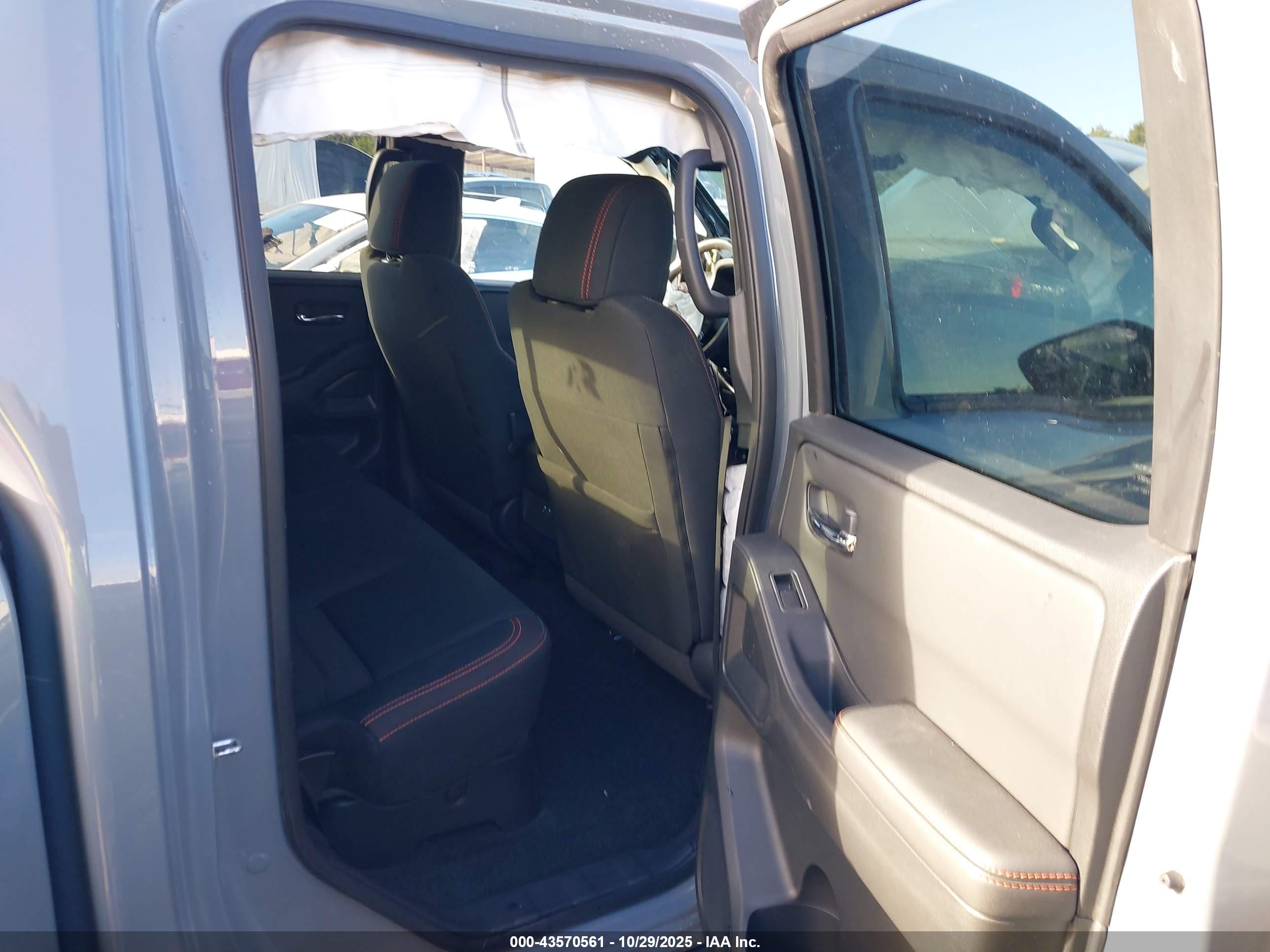 NISSAN FRONTIER image 8