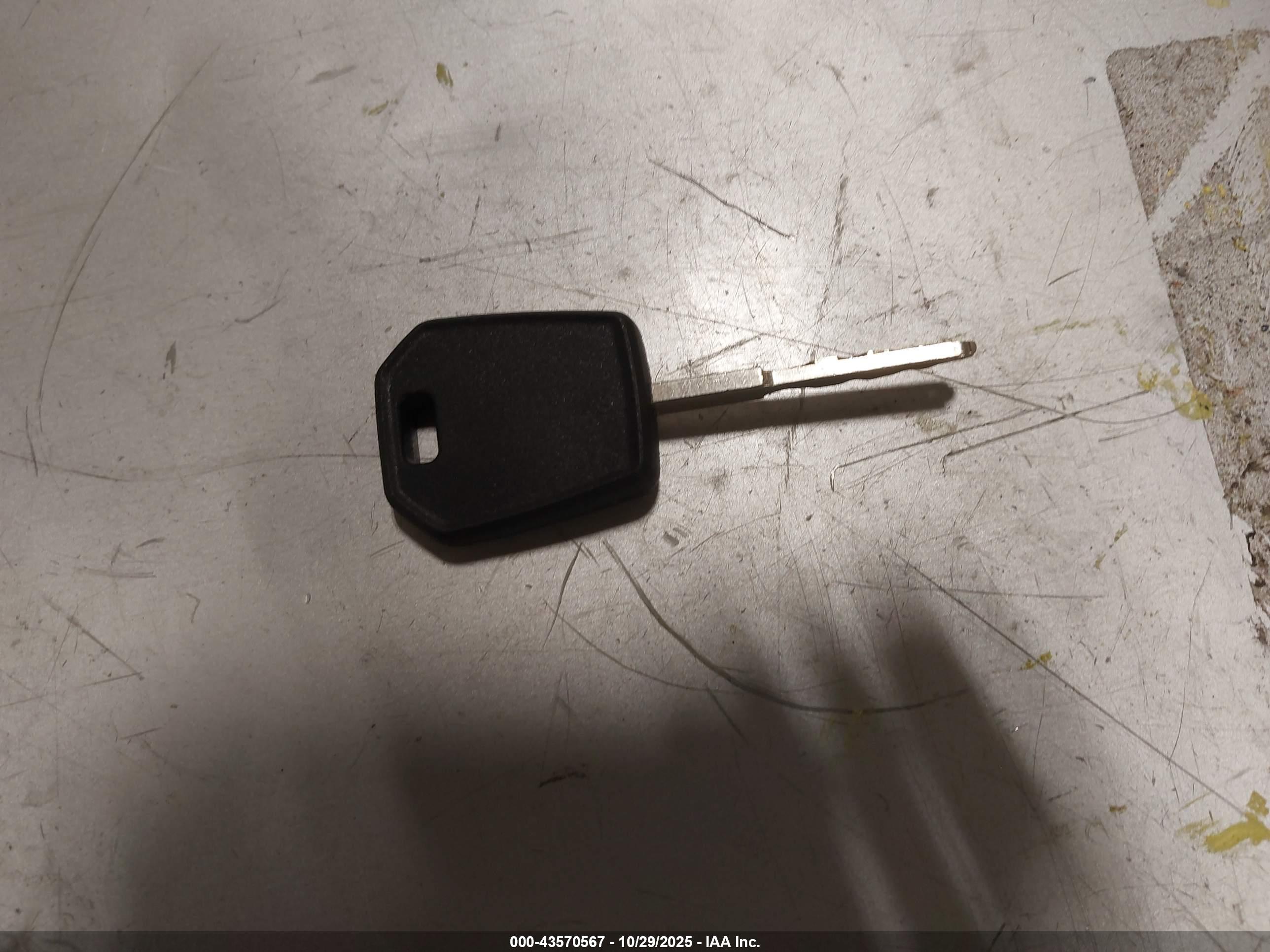 FORD FUSION image 11