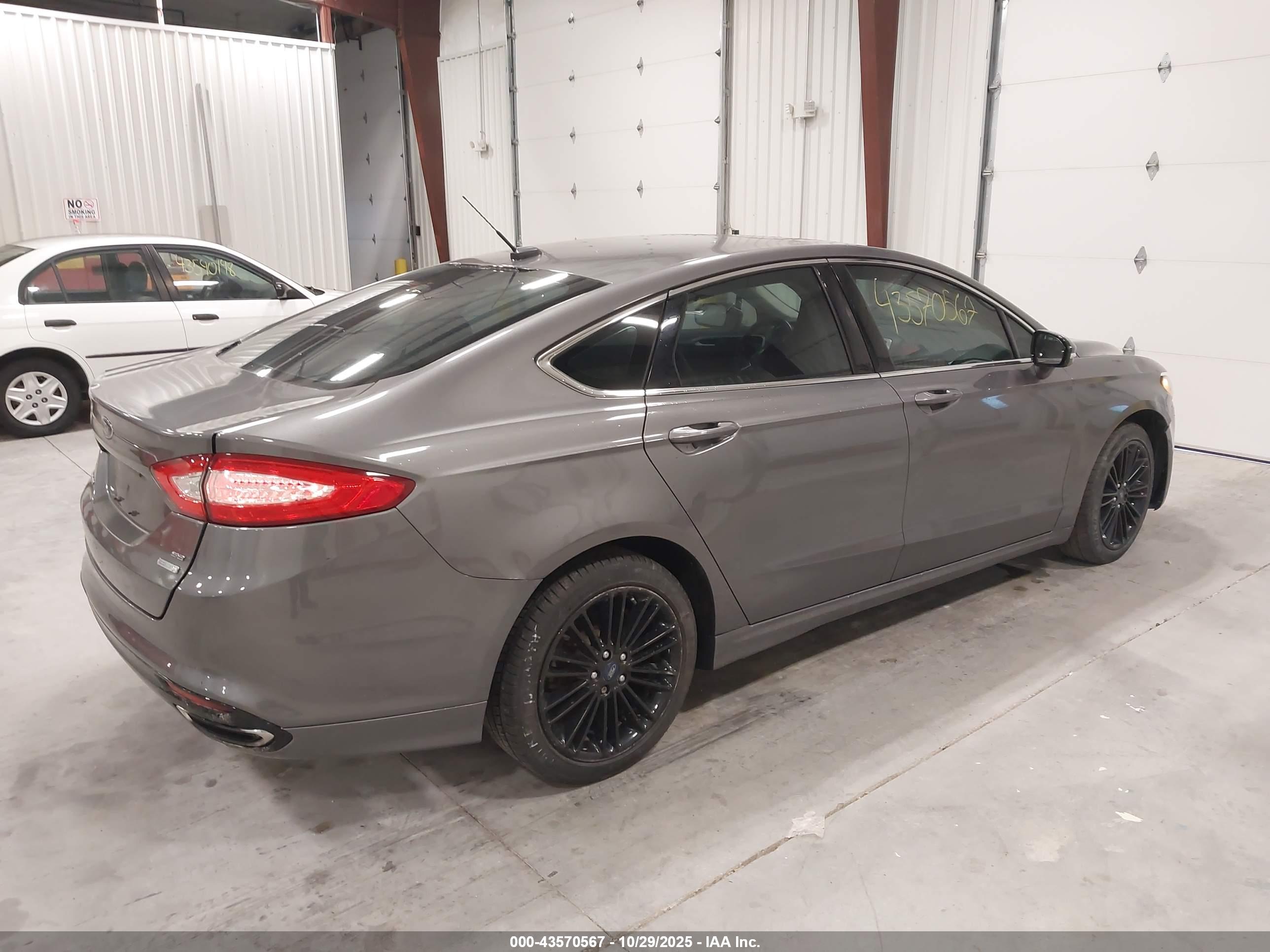 FORD FUSION image 4
