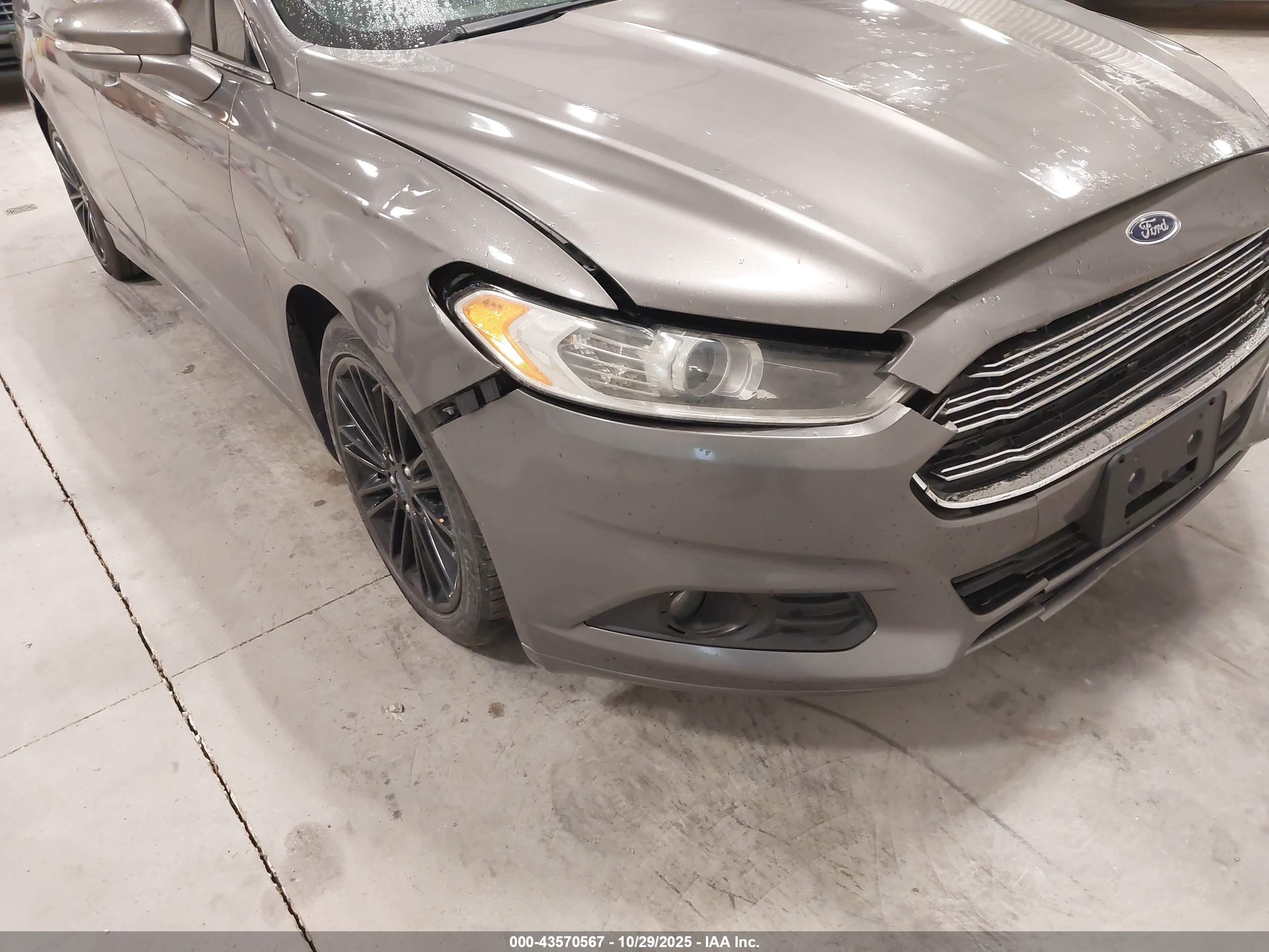 FORD FUSION image 6