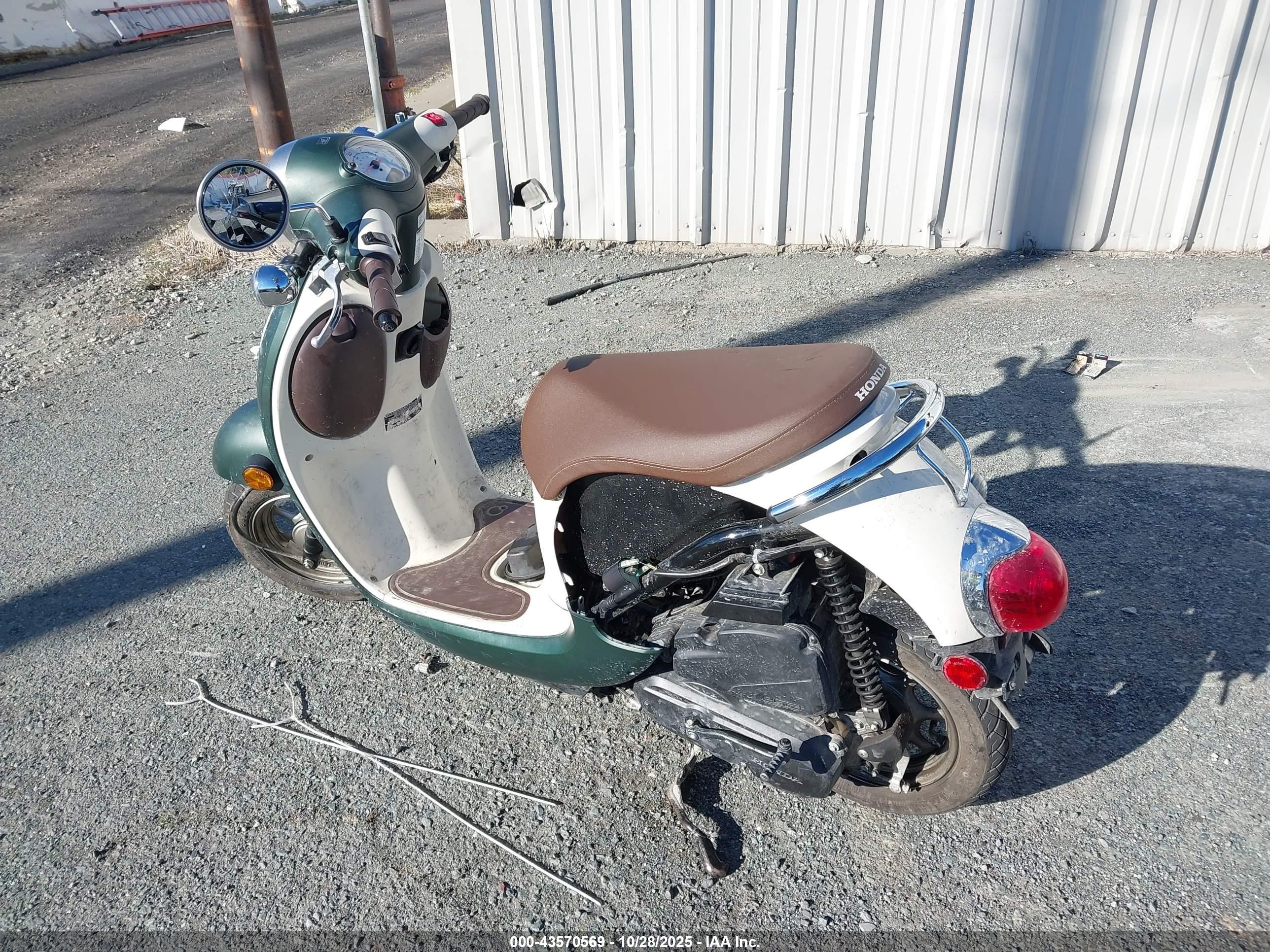 HONDA NCW50 image 3
