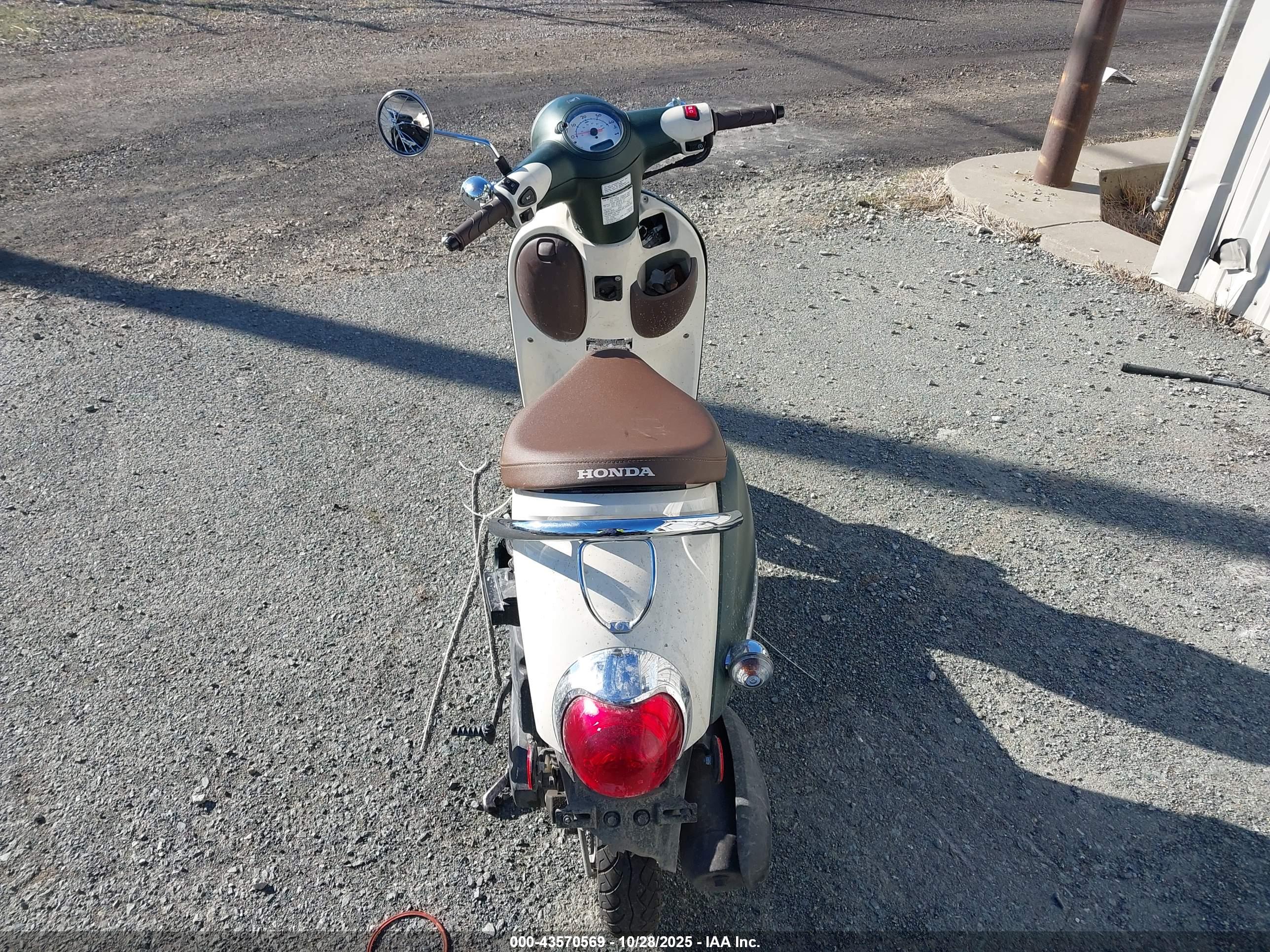 HONDA NCW50 image 6