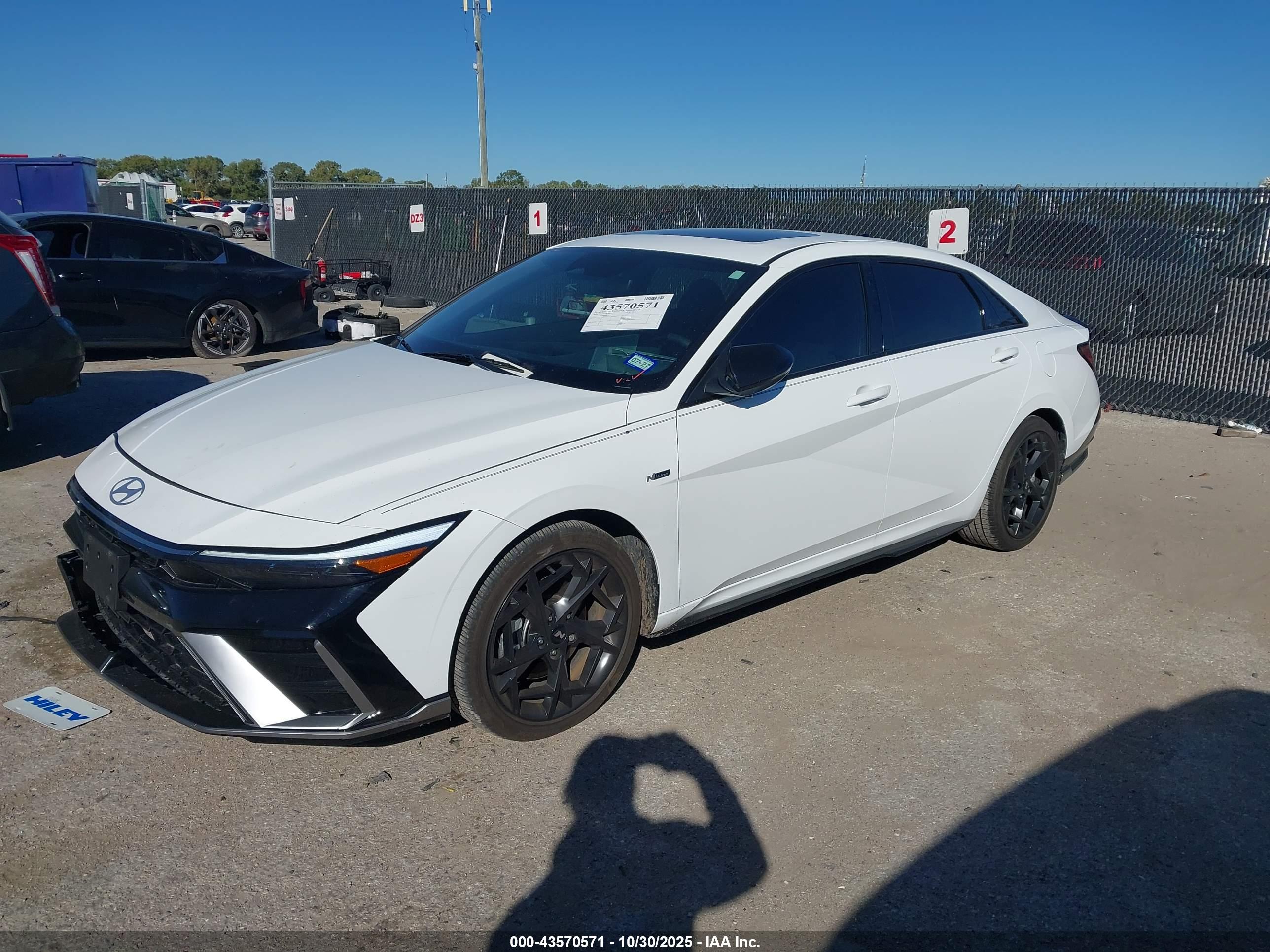 HYUNDAI ELANTRA image 2