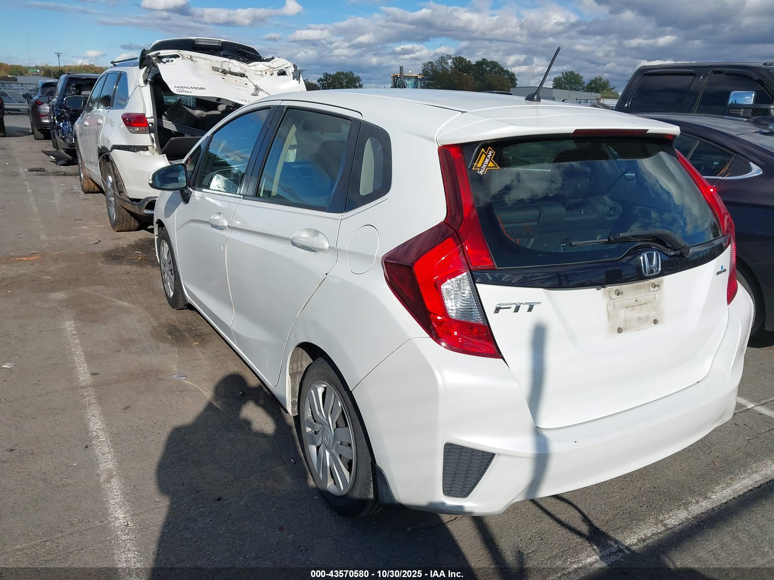 HONDA FIT image 3