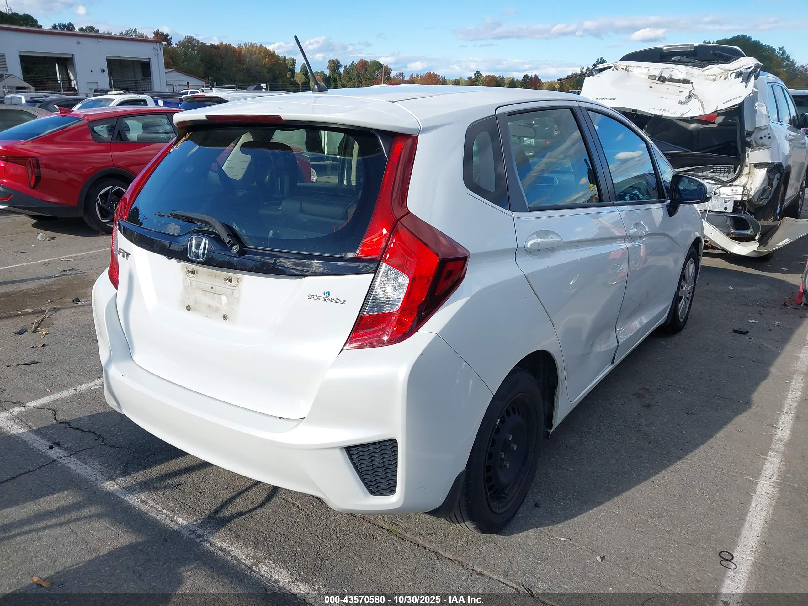 HONDA FIT image 4