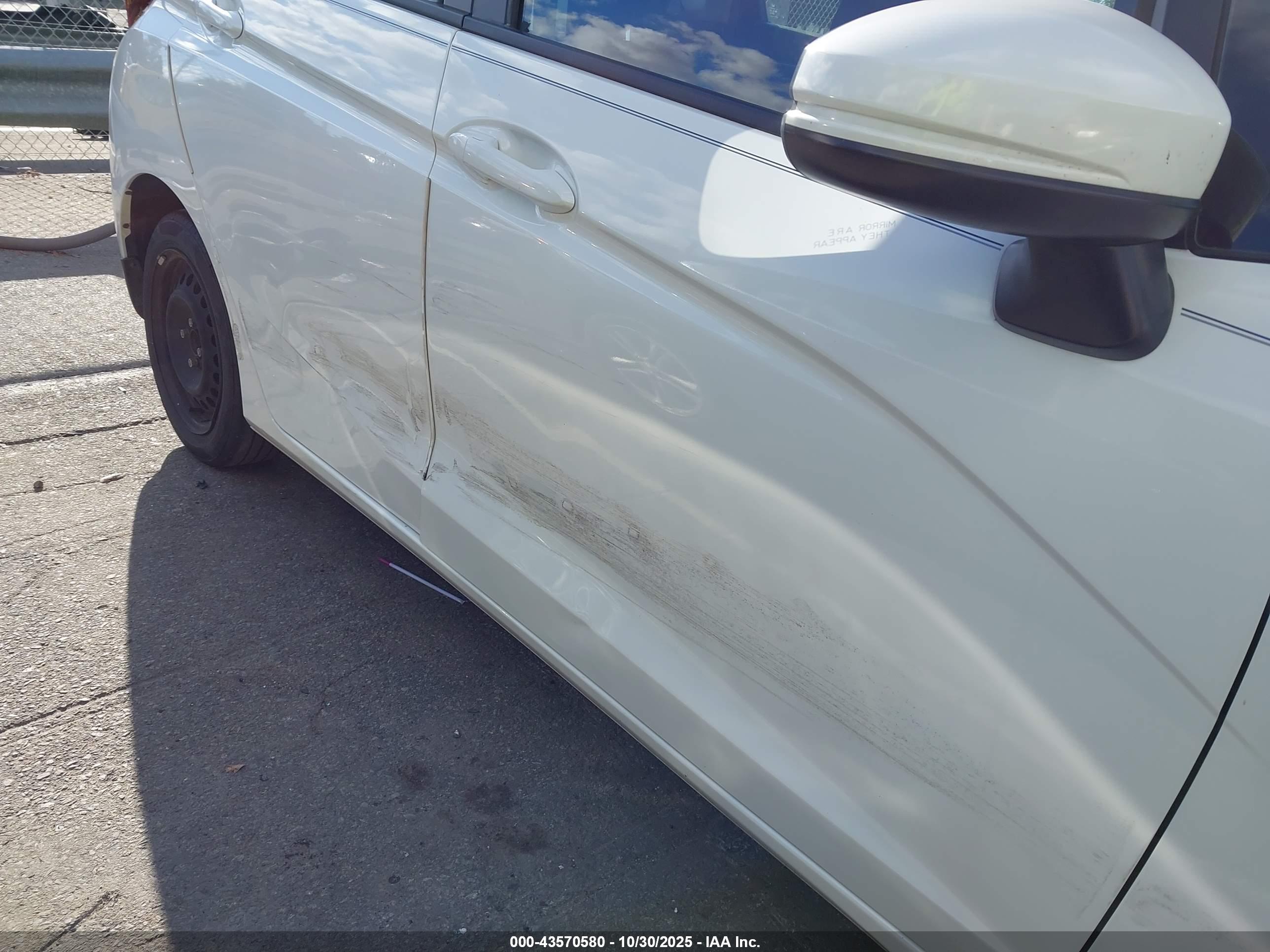 HONDA FIT image 6