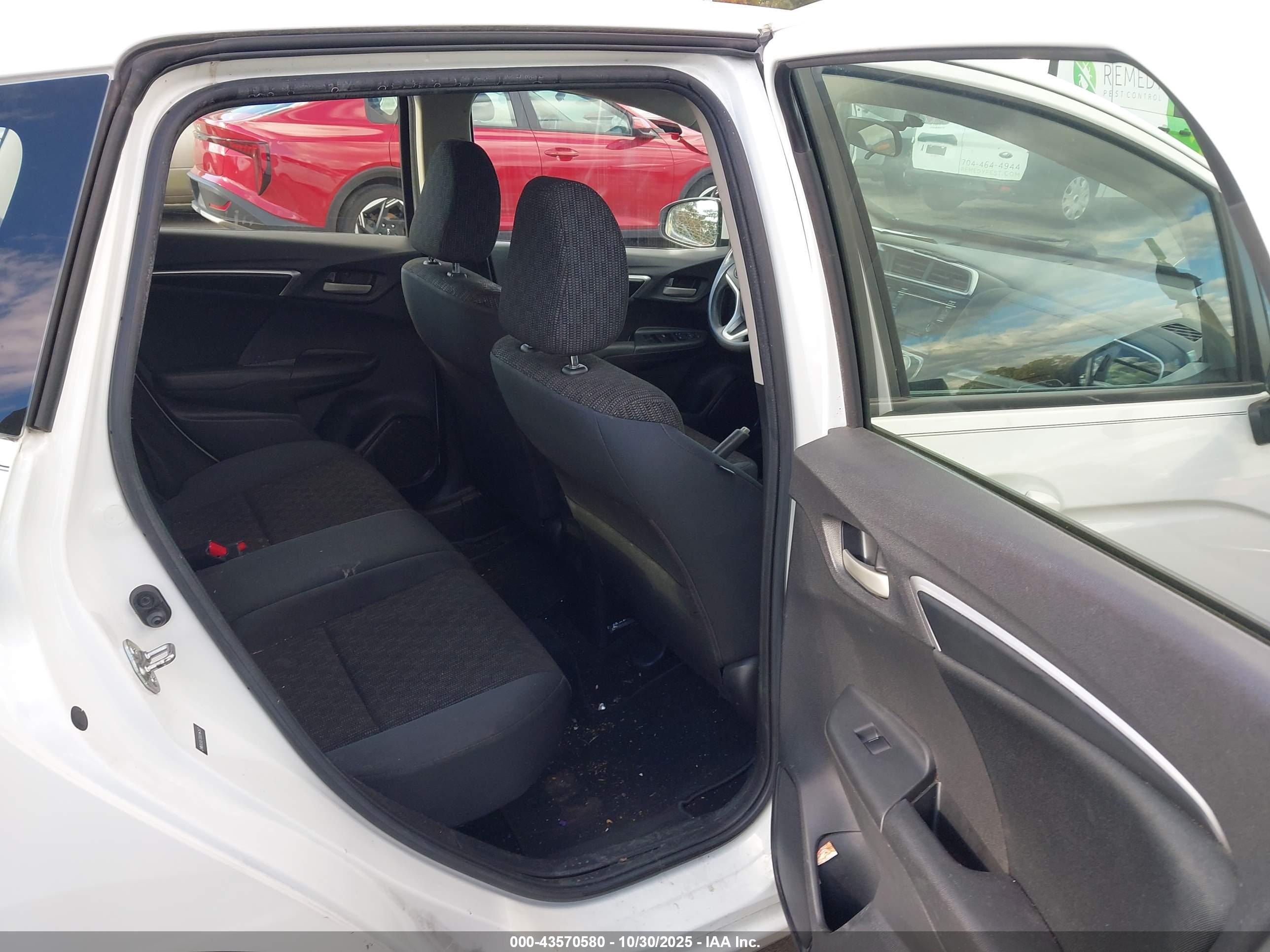 HONDA FIT image 8