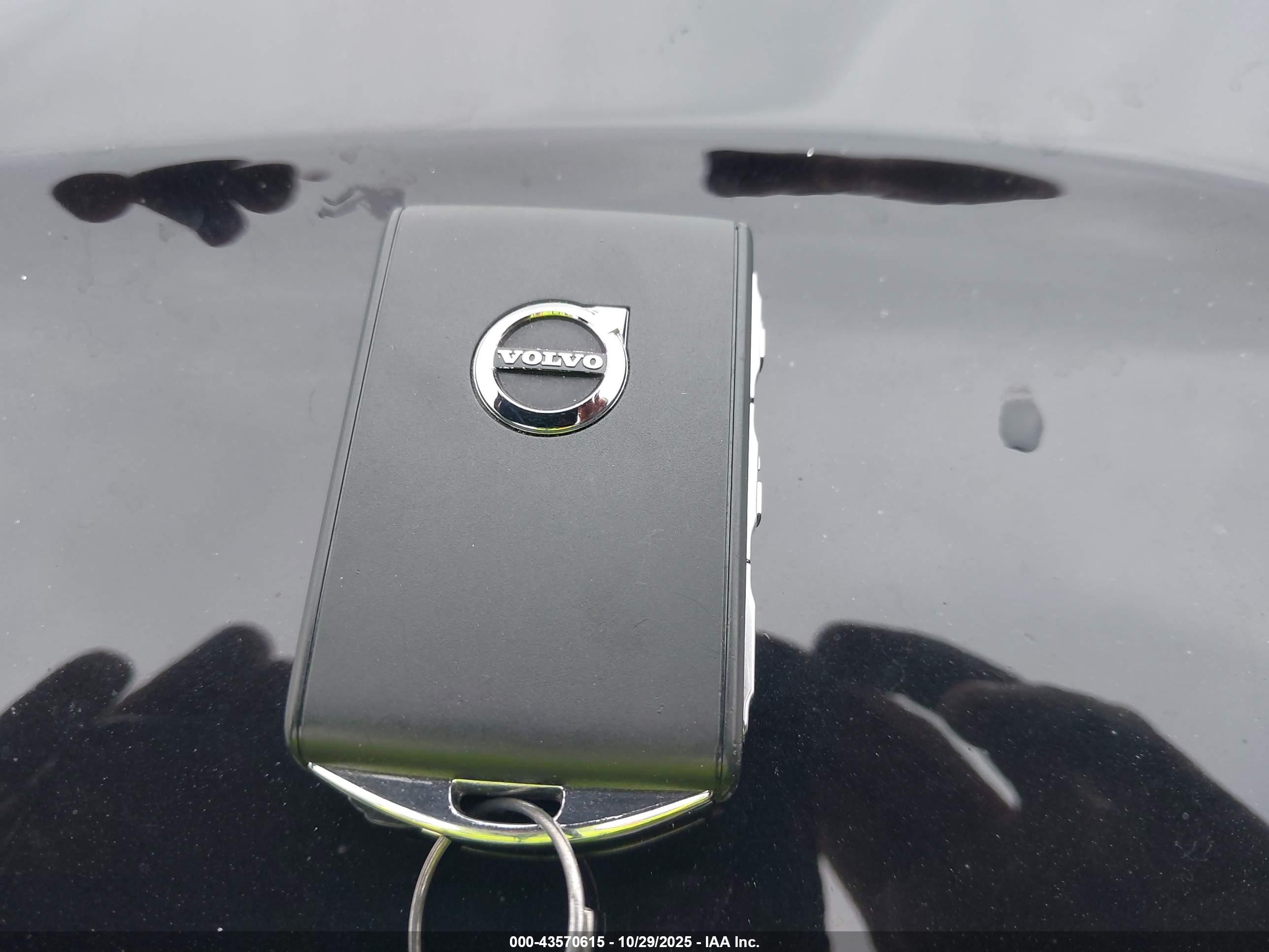 VOLVO XC90 image 11