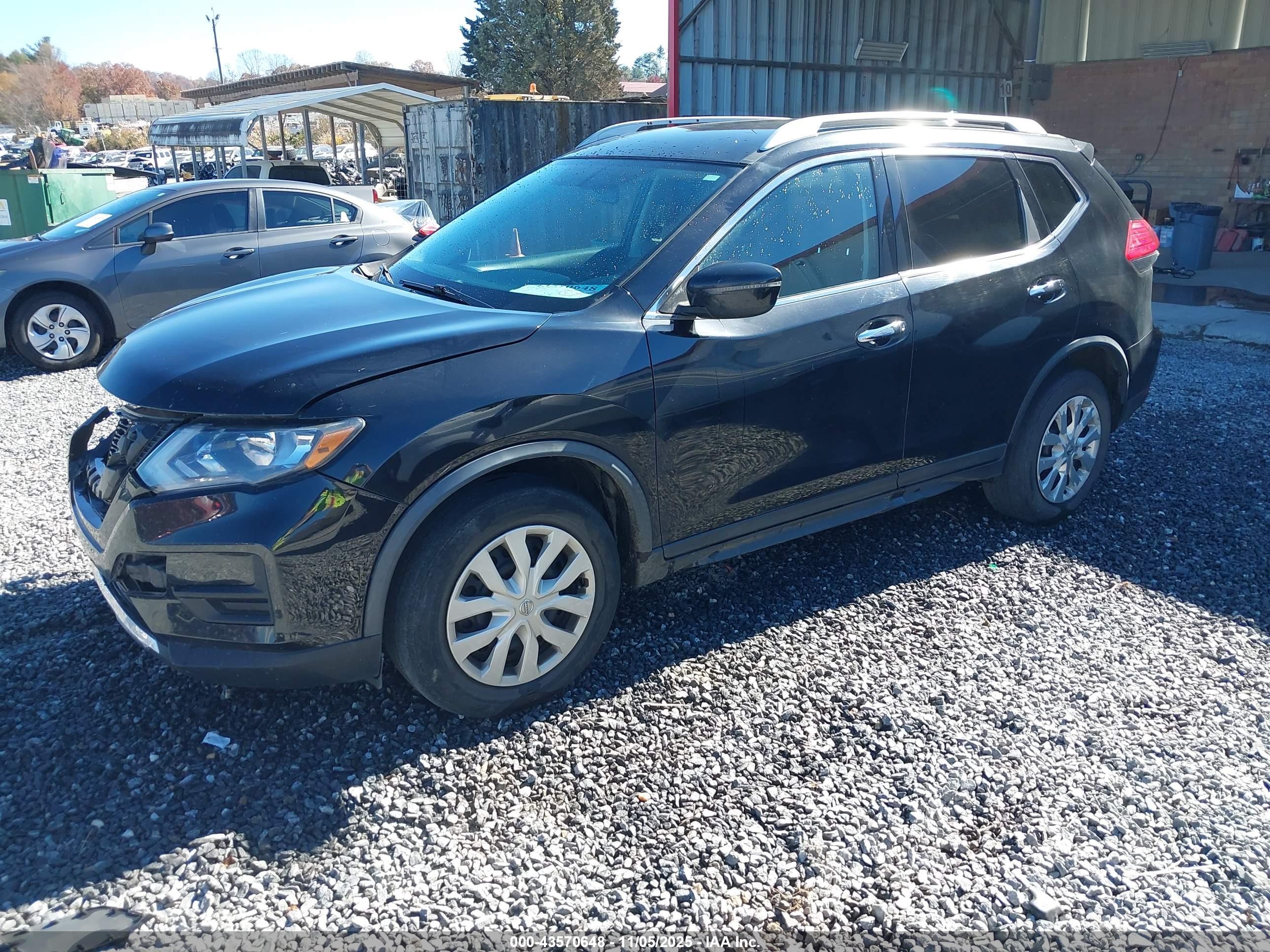 NISSAN ROGUE image 2