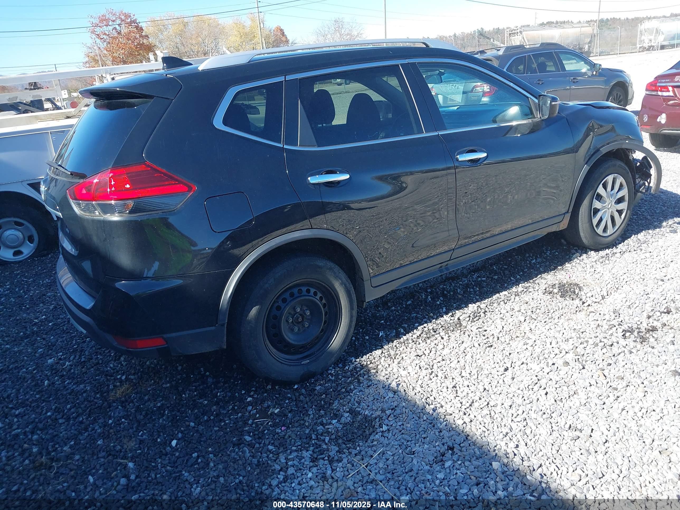 NISSAN ROGUE image 4