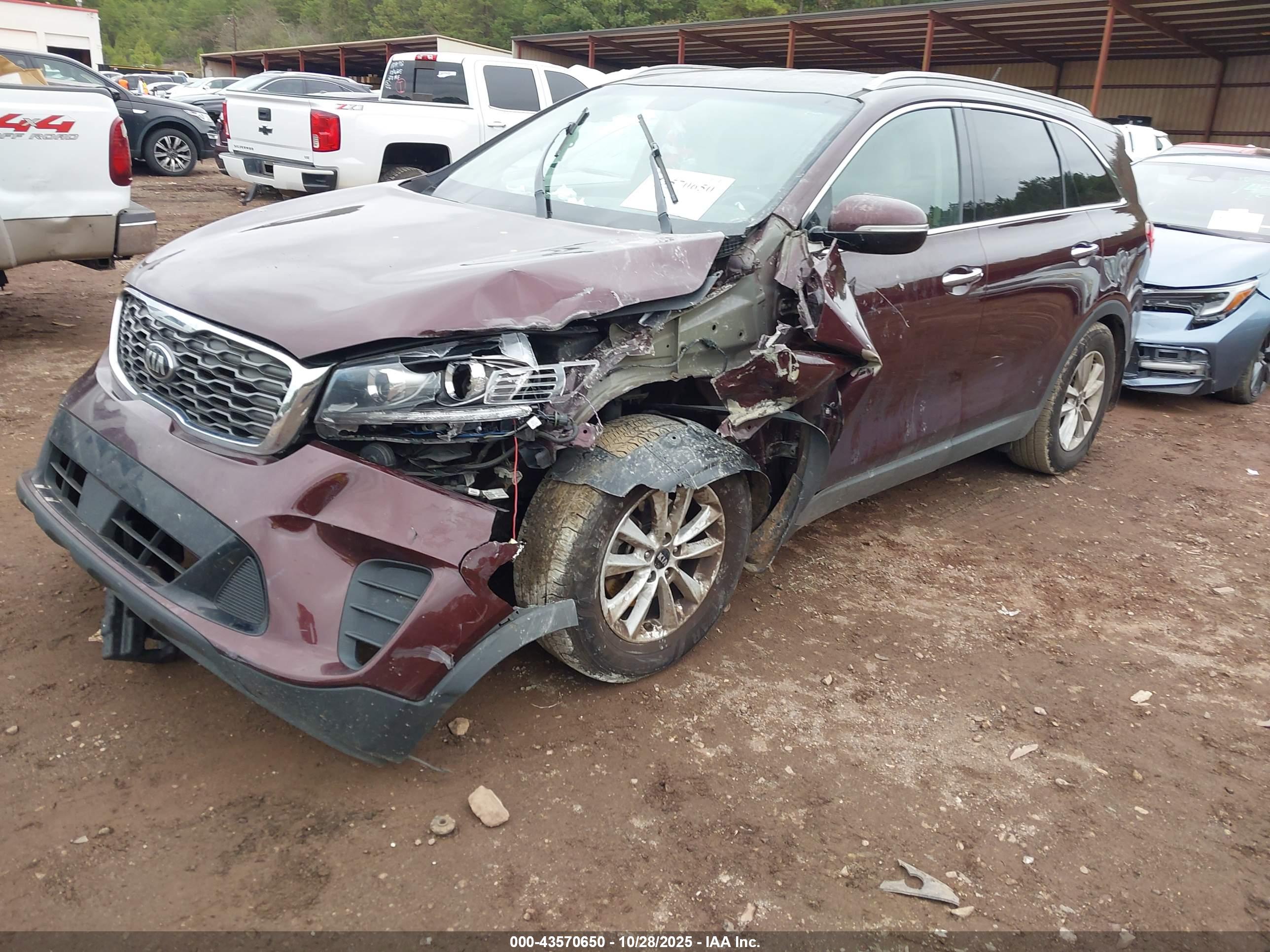 KIA SORENTO image 2