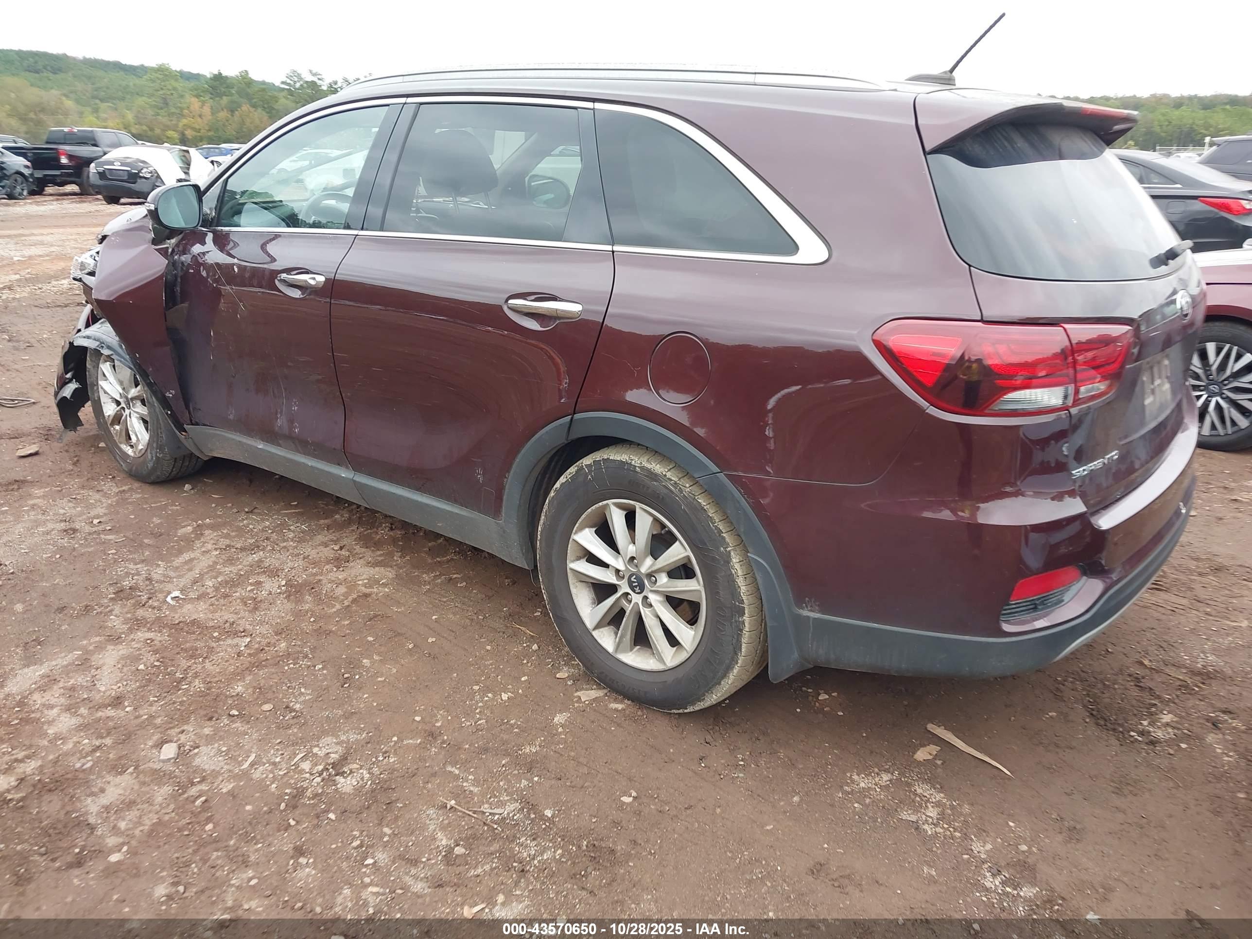 KIA SORENTO image 3