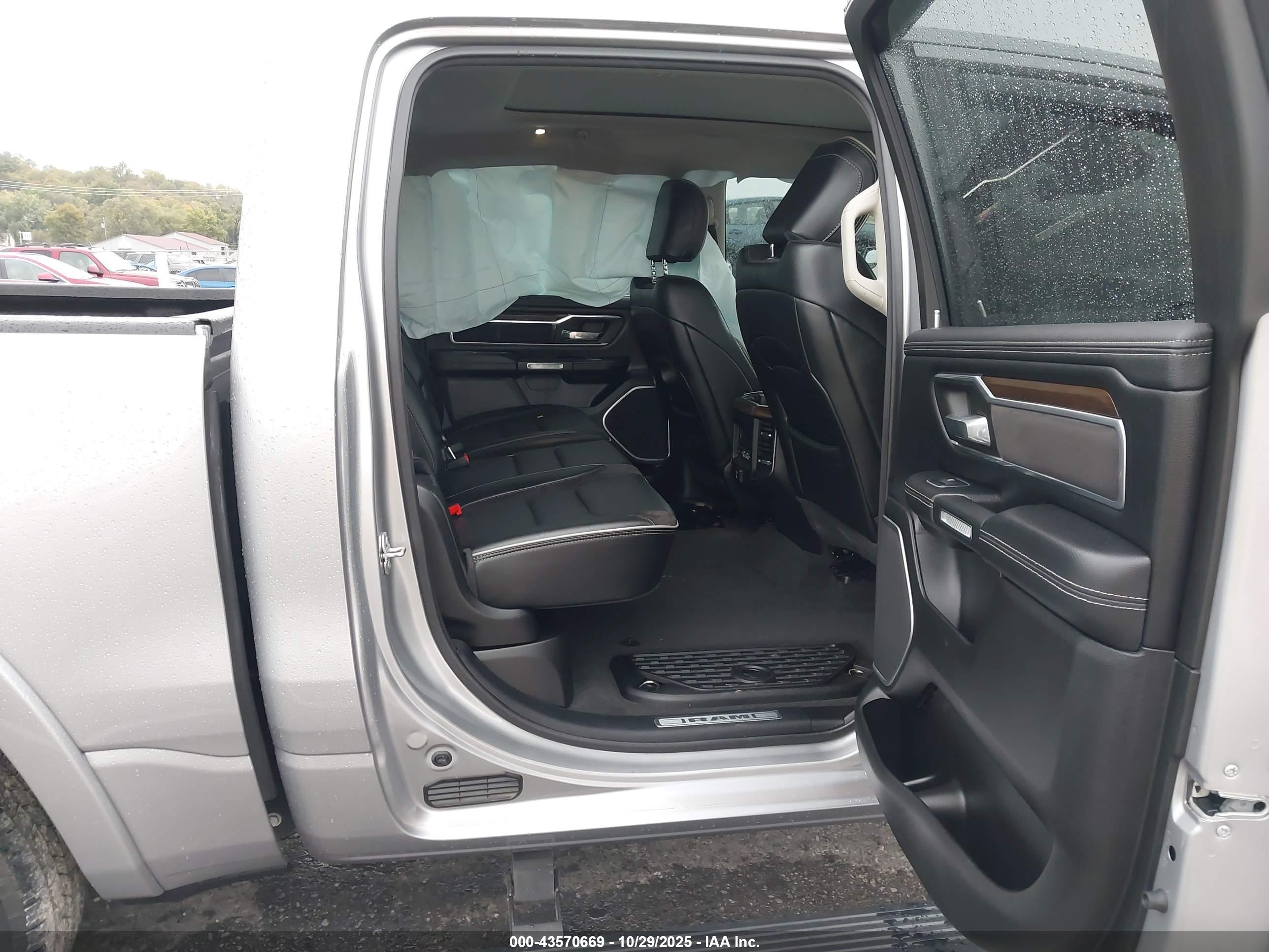RAM 1500 image 8