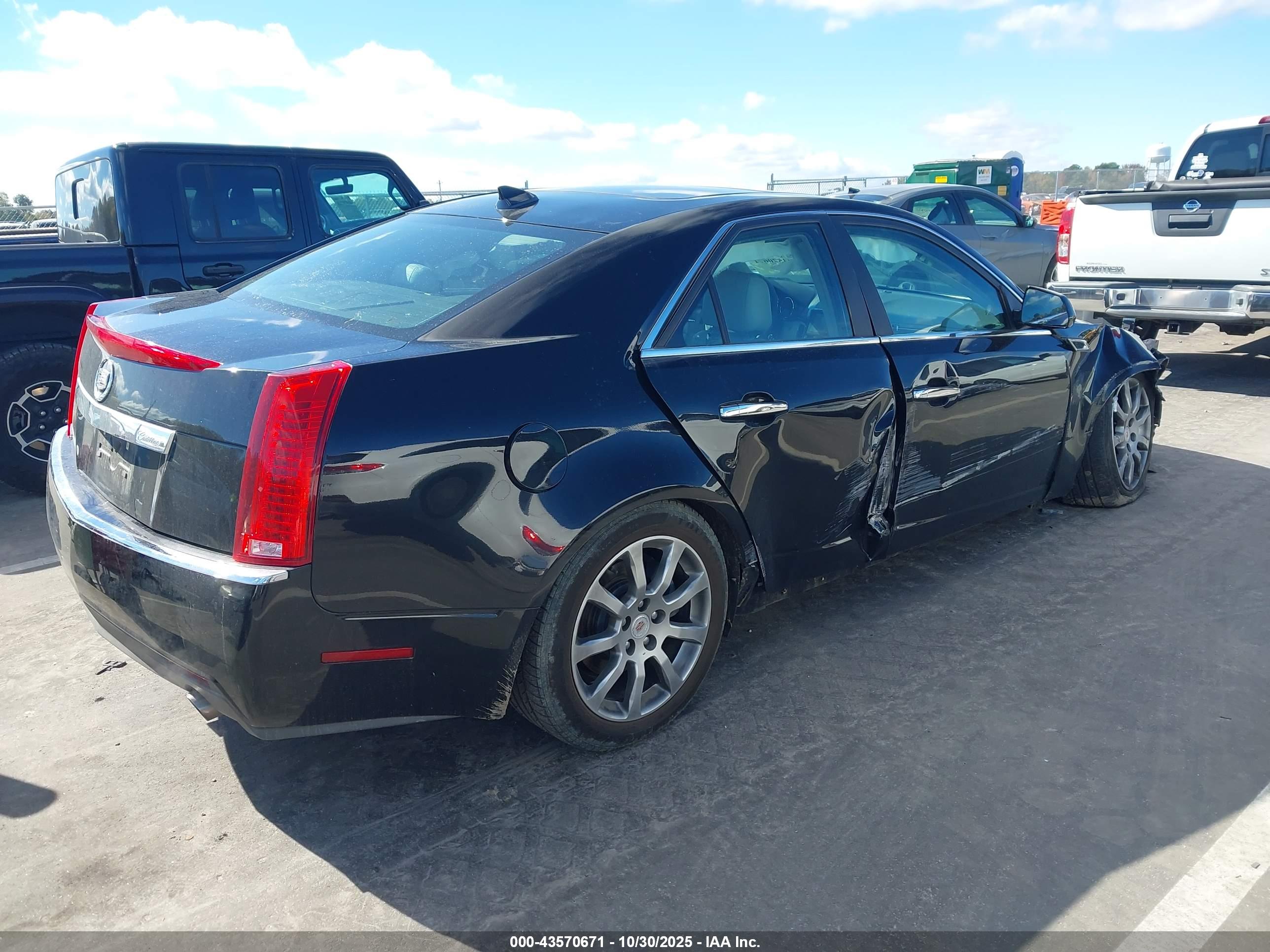 CADILLAC CTS image 4