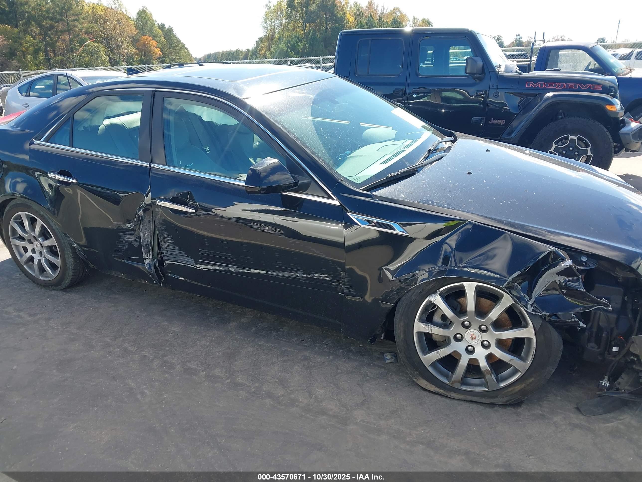 CADILLAC CTS image 6