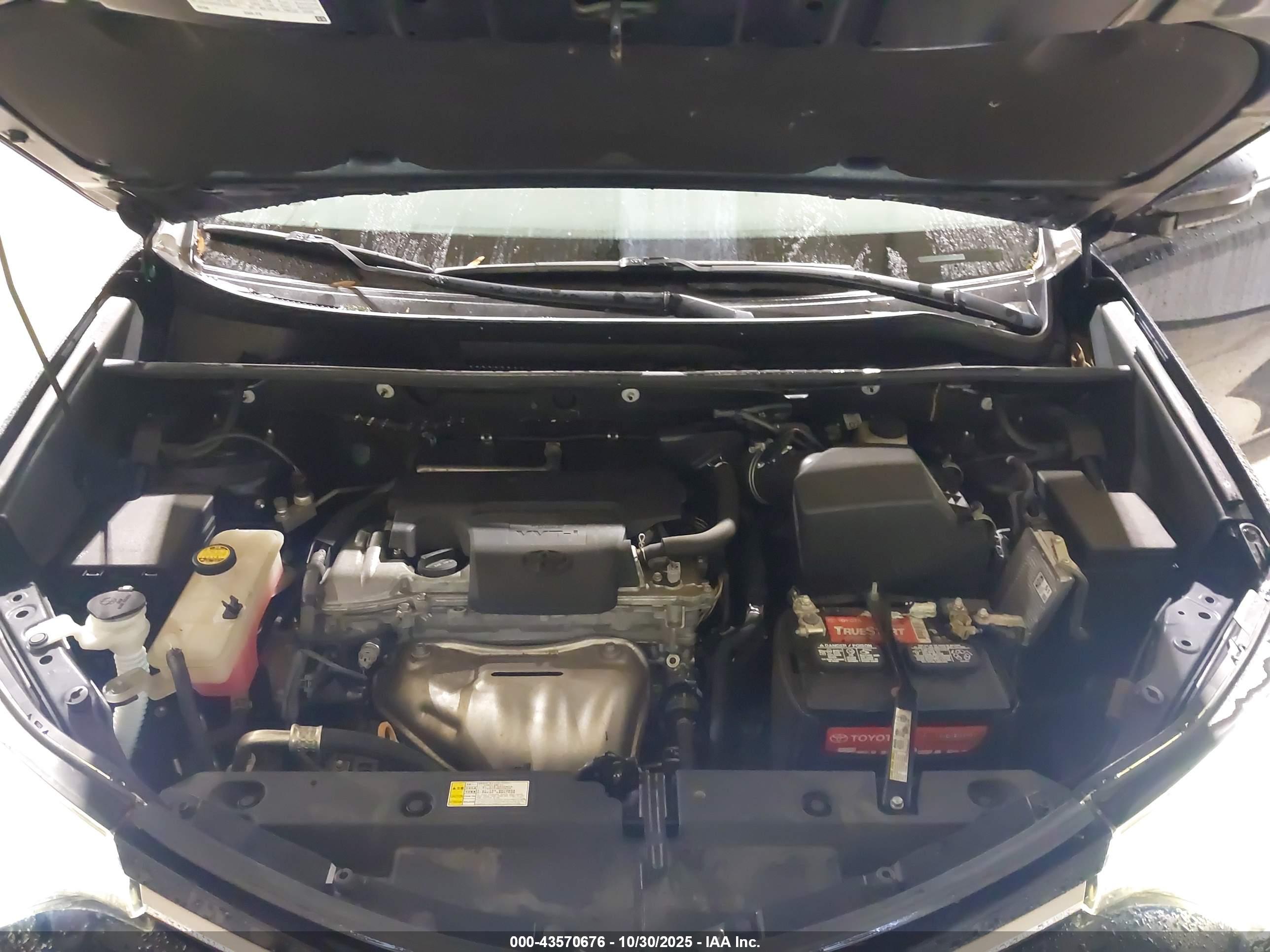 TOYOTA RAV4 image 10