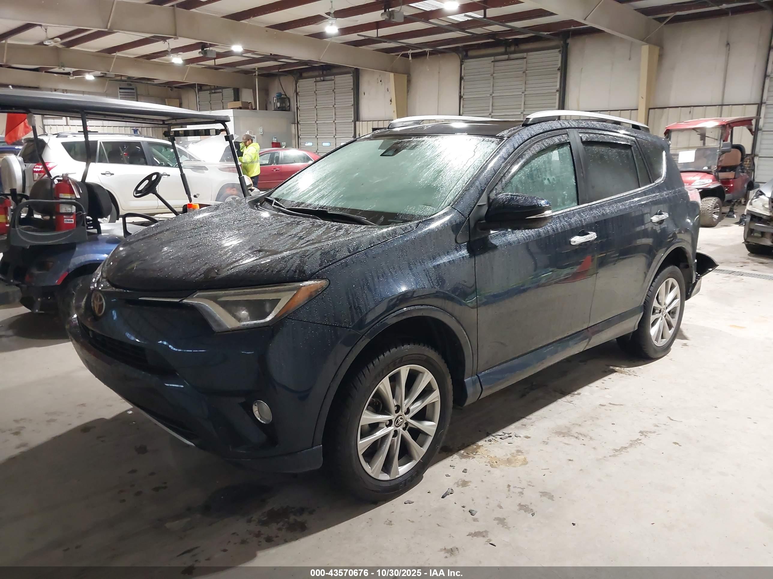 TOYOTA RAV4 image 2