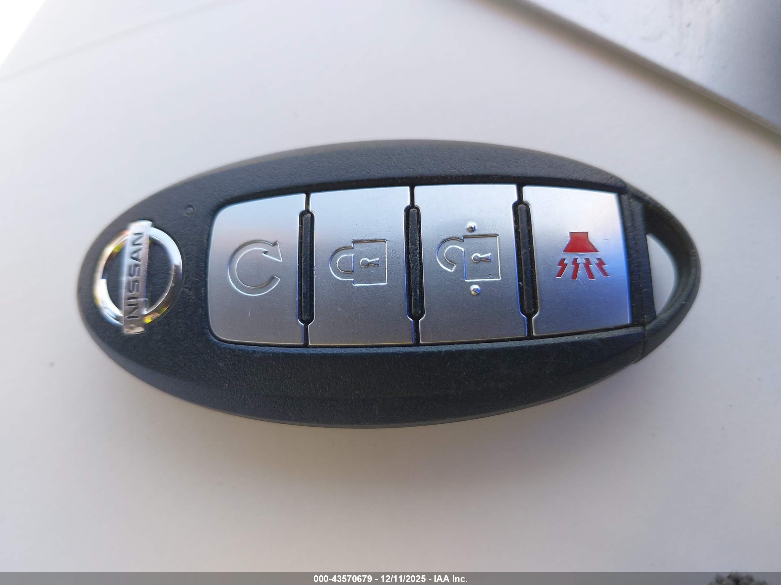 NISSAN ROGUE image 11