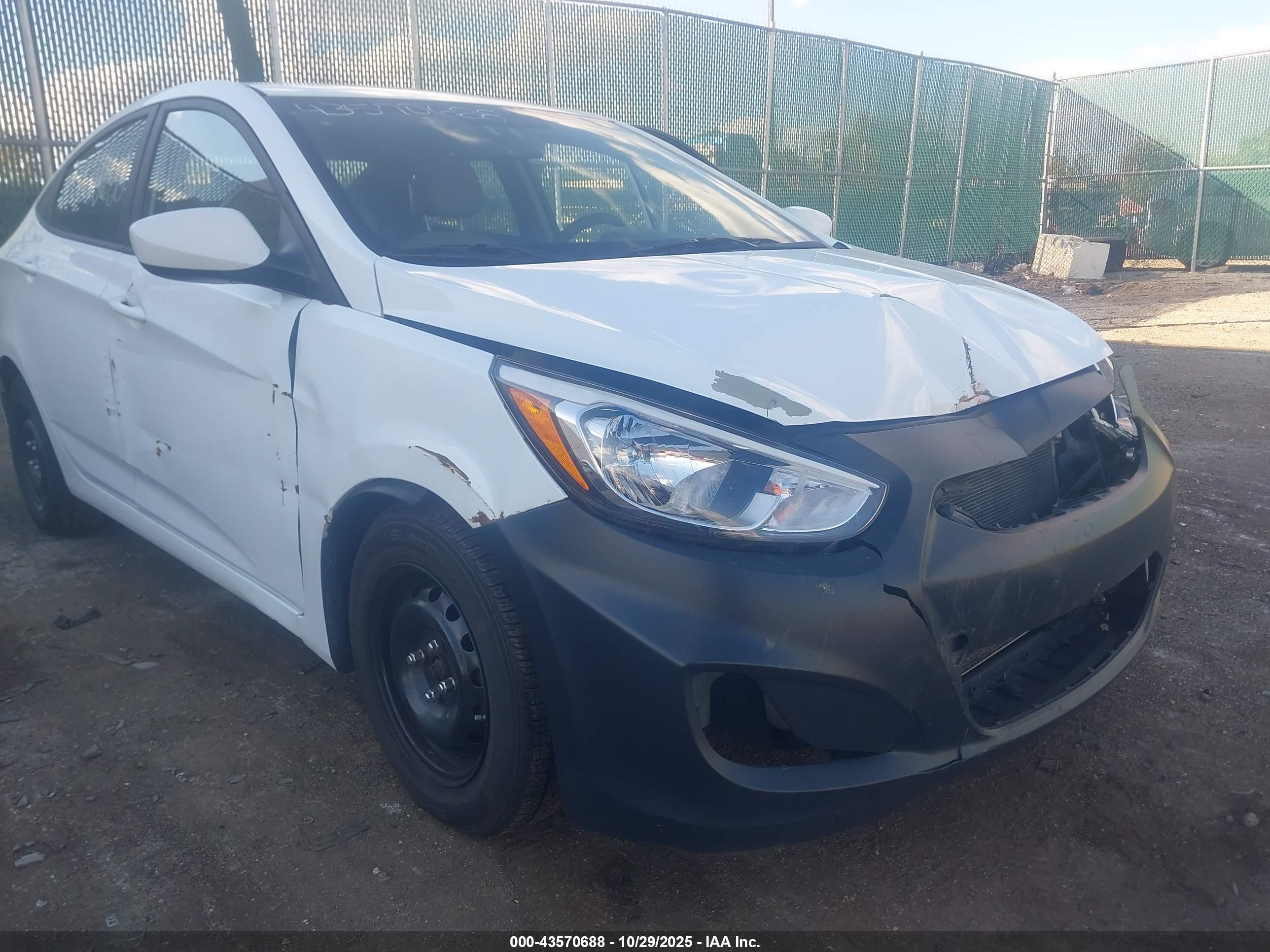 HYUNDAI ACCENT image 6