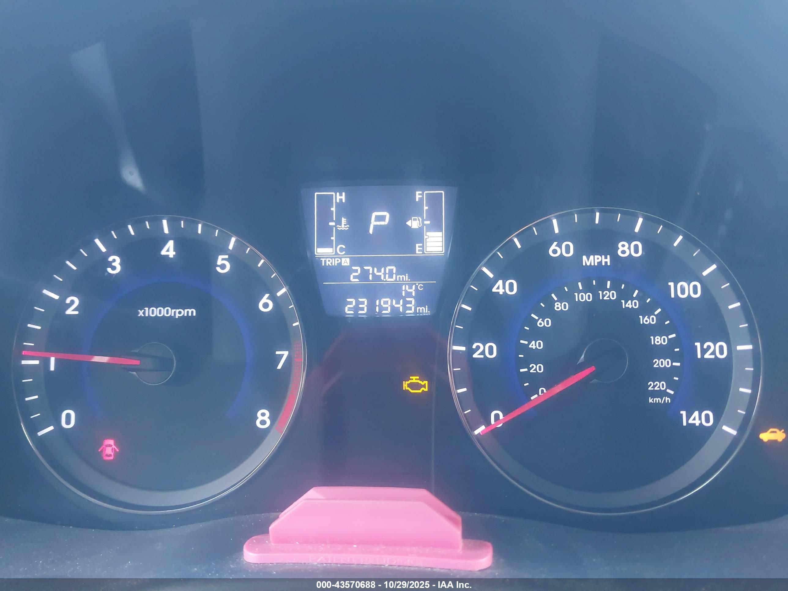 HYUNDAI ACCENT image 7