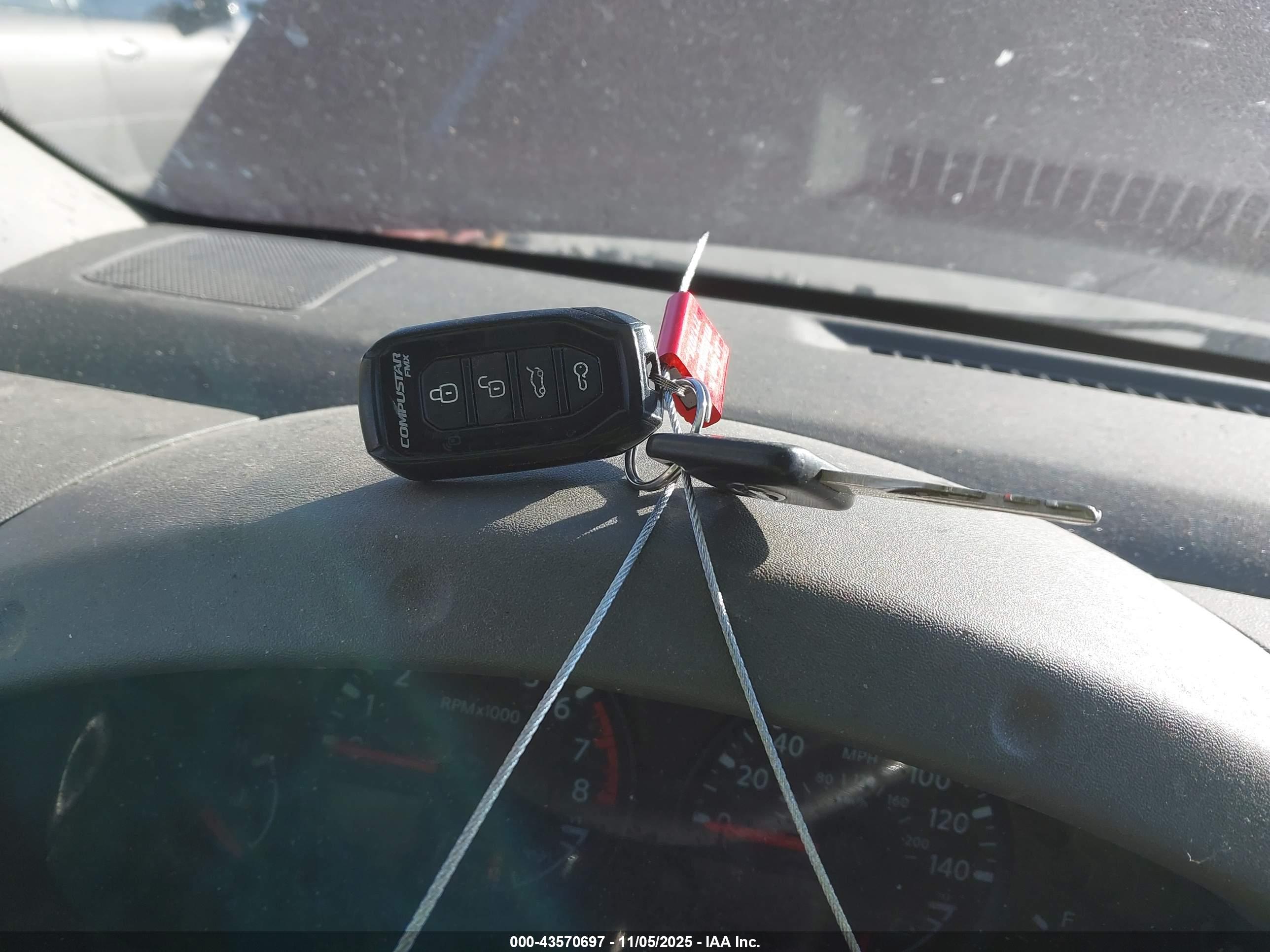 NISSAN FRONTIER image 11
