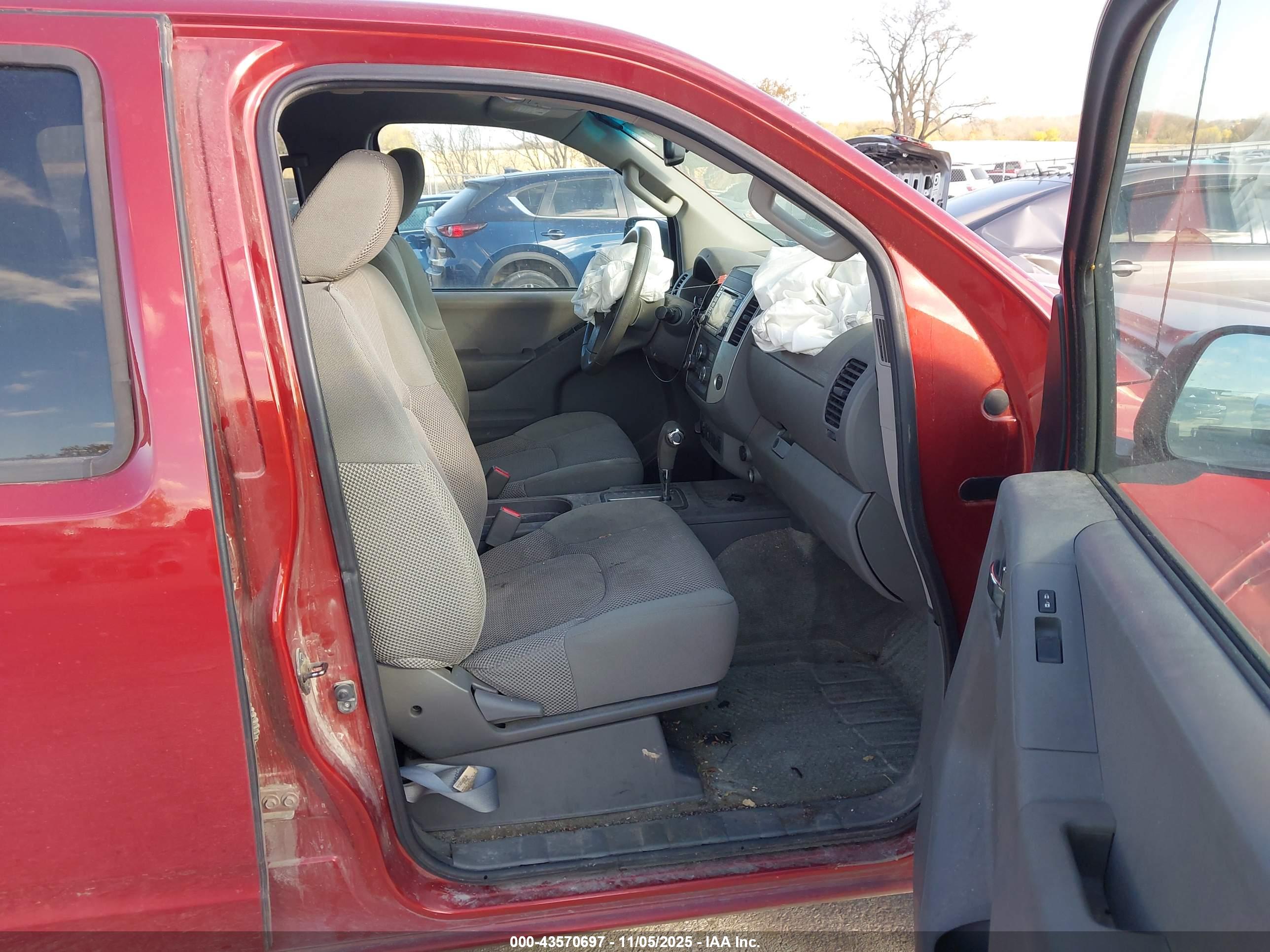 NISSAN FRONTIER image 5