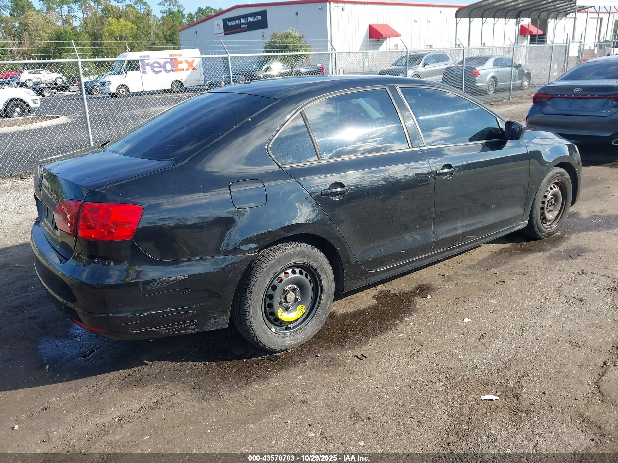 VOLKSWAGEN JETTA image 4