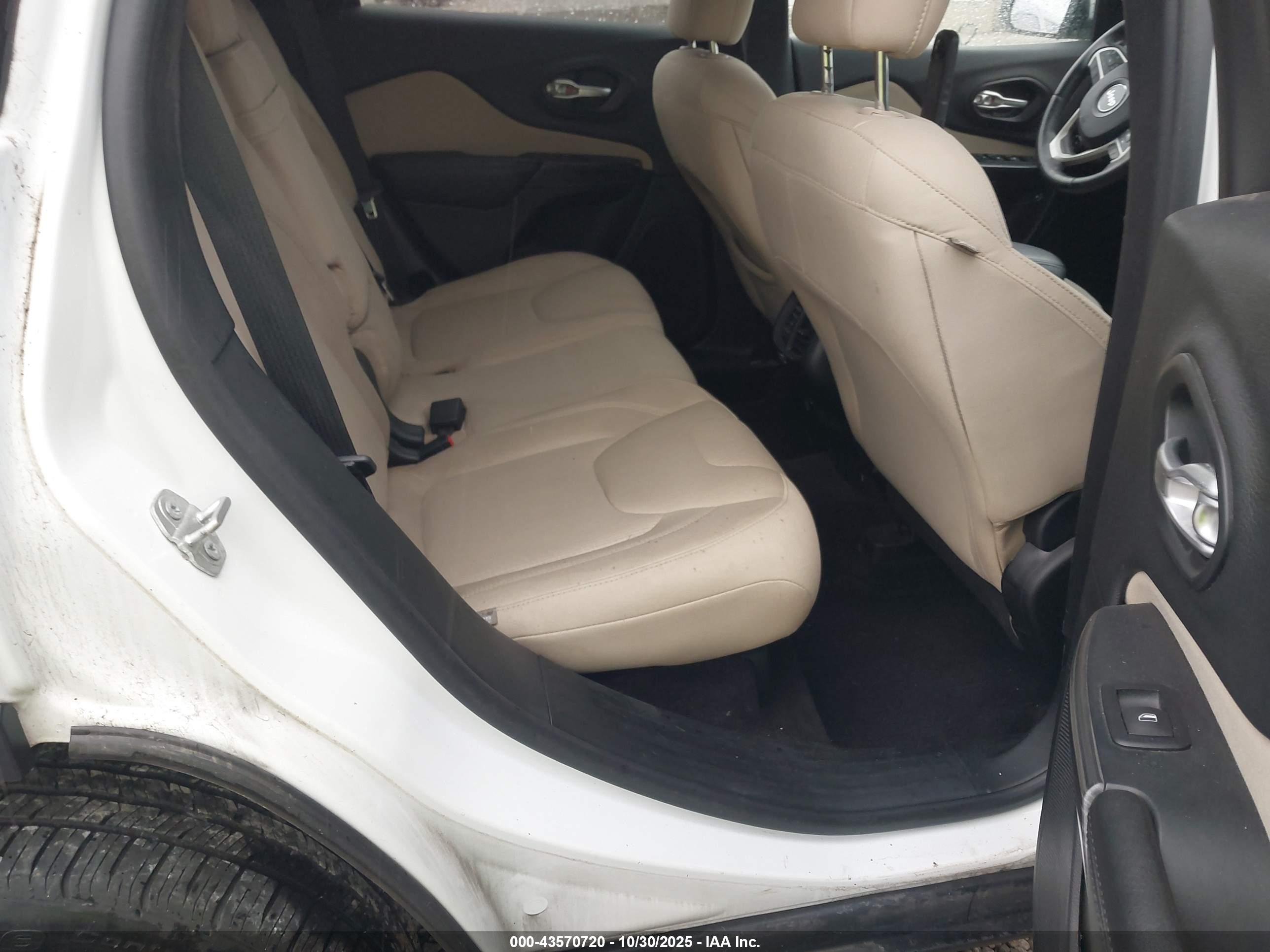 JEEP CHEROKEE image 8