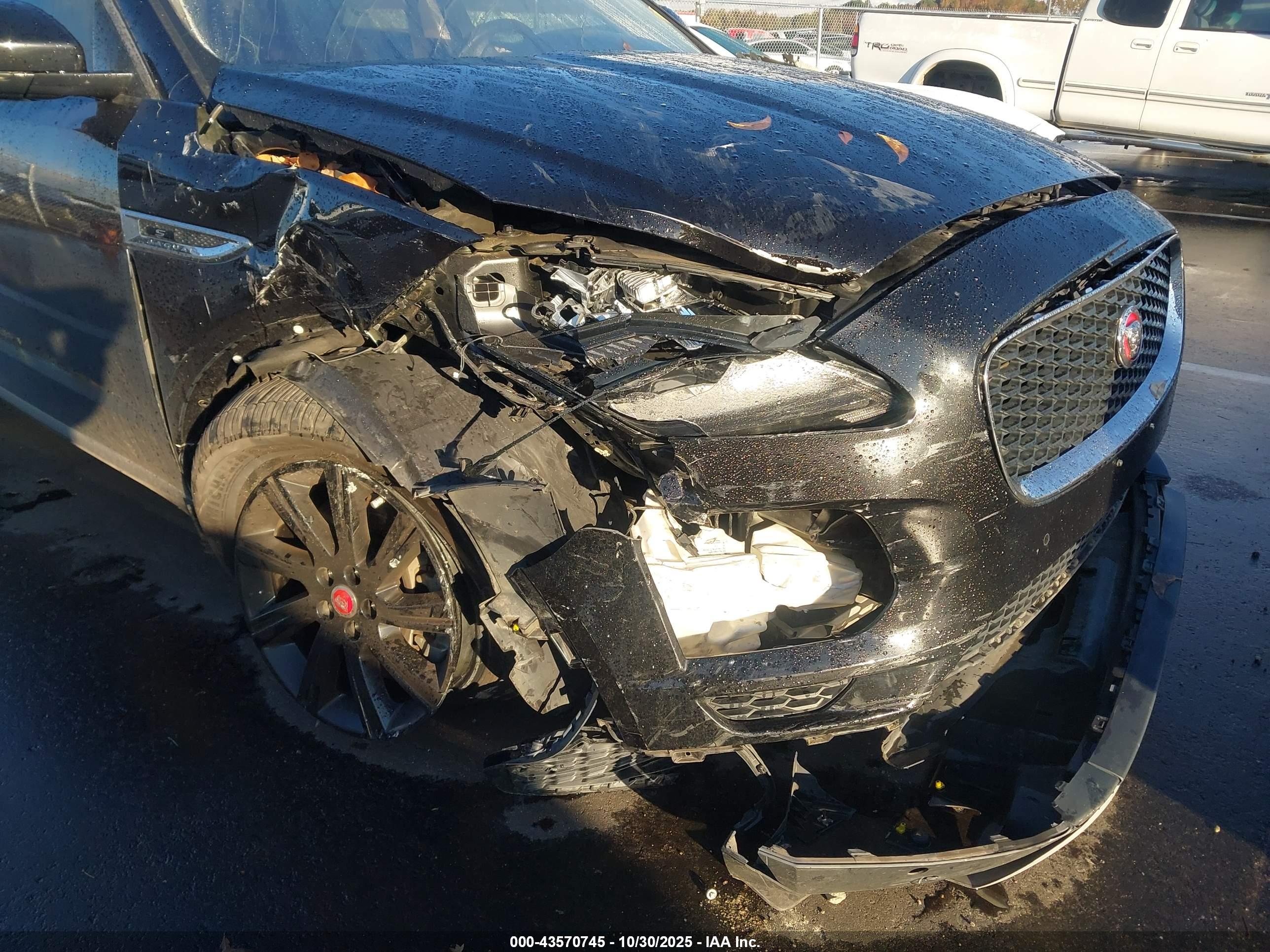 JAGUAR E-PACE image 6