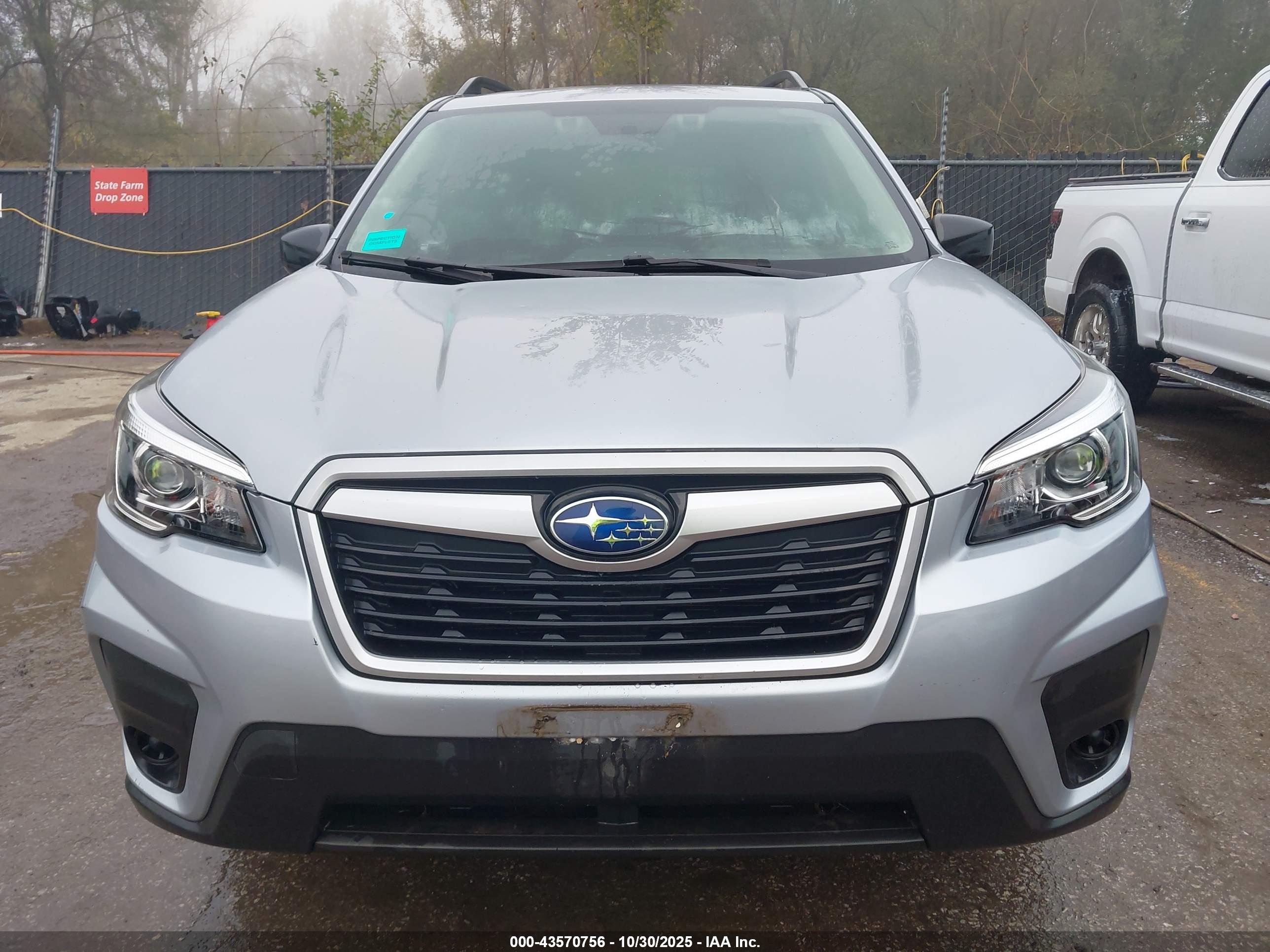 SUBARU FORESTER image 6